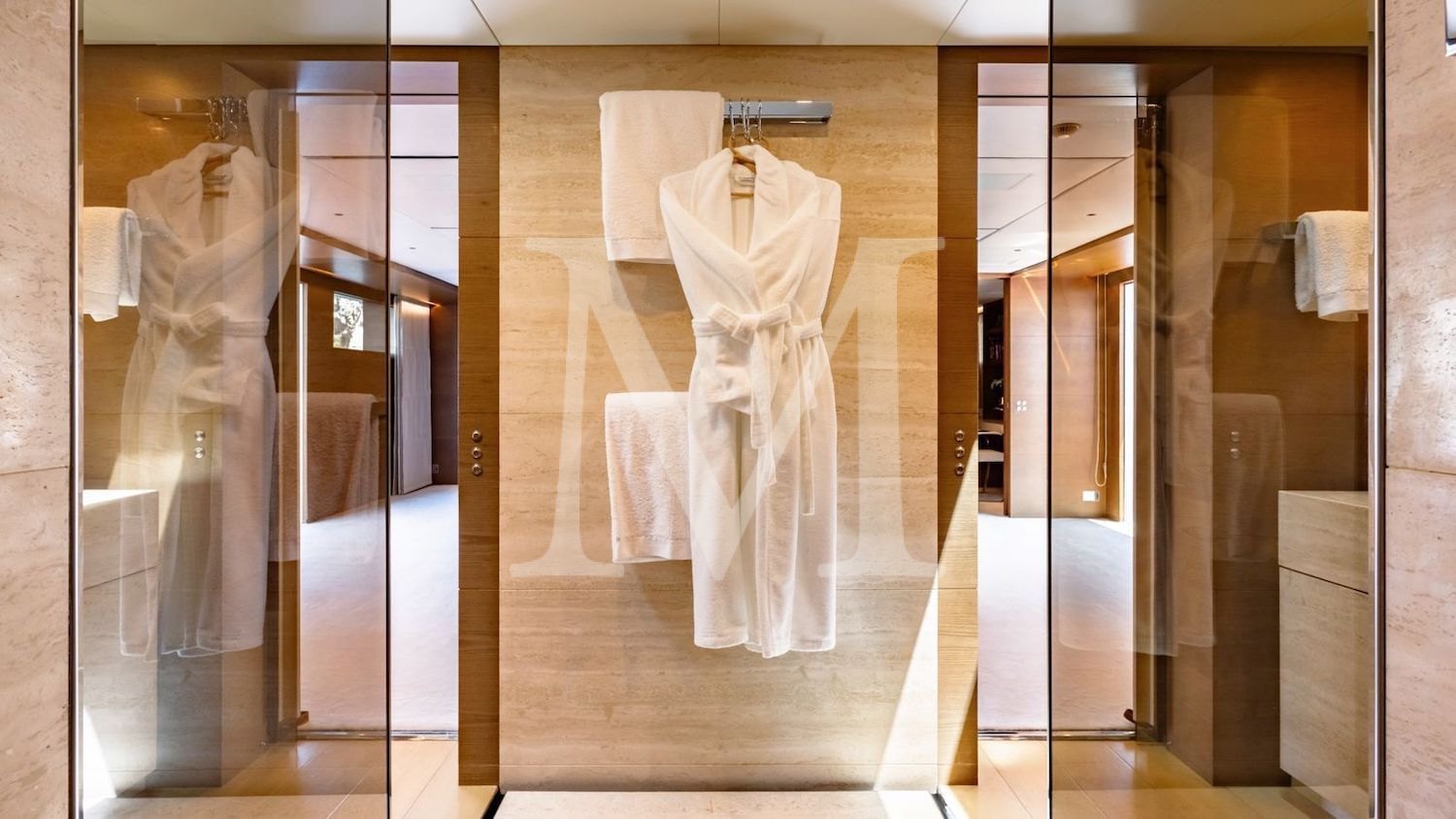 Naia_sanlorenzo_ensuite_master