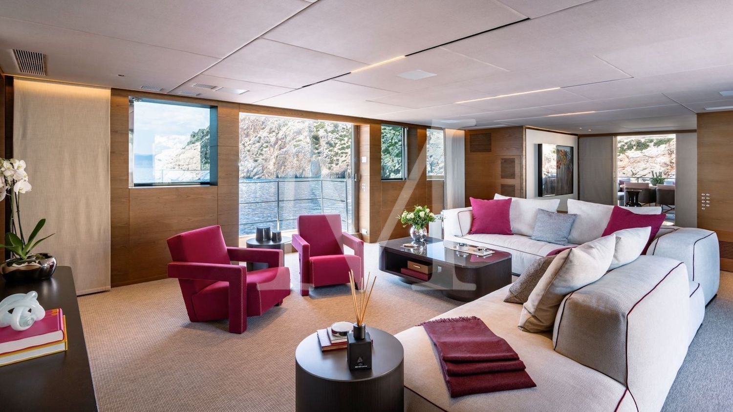 Naia_sanlorenzo_salon_other_side