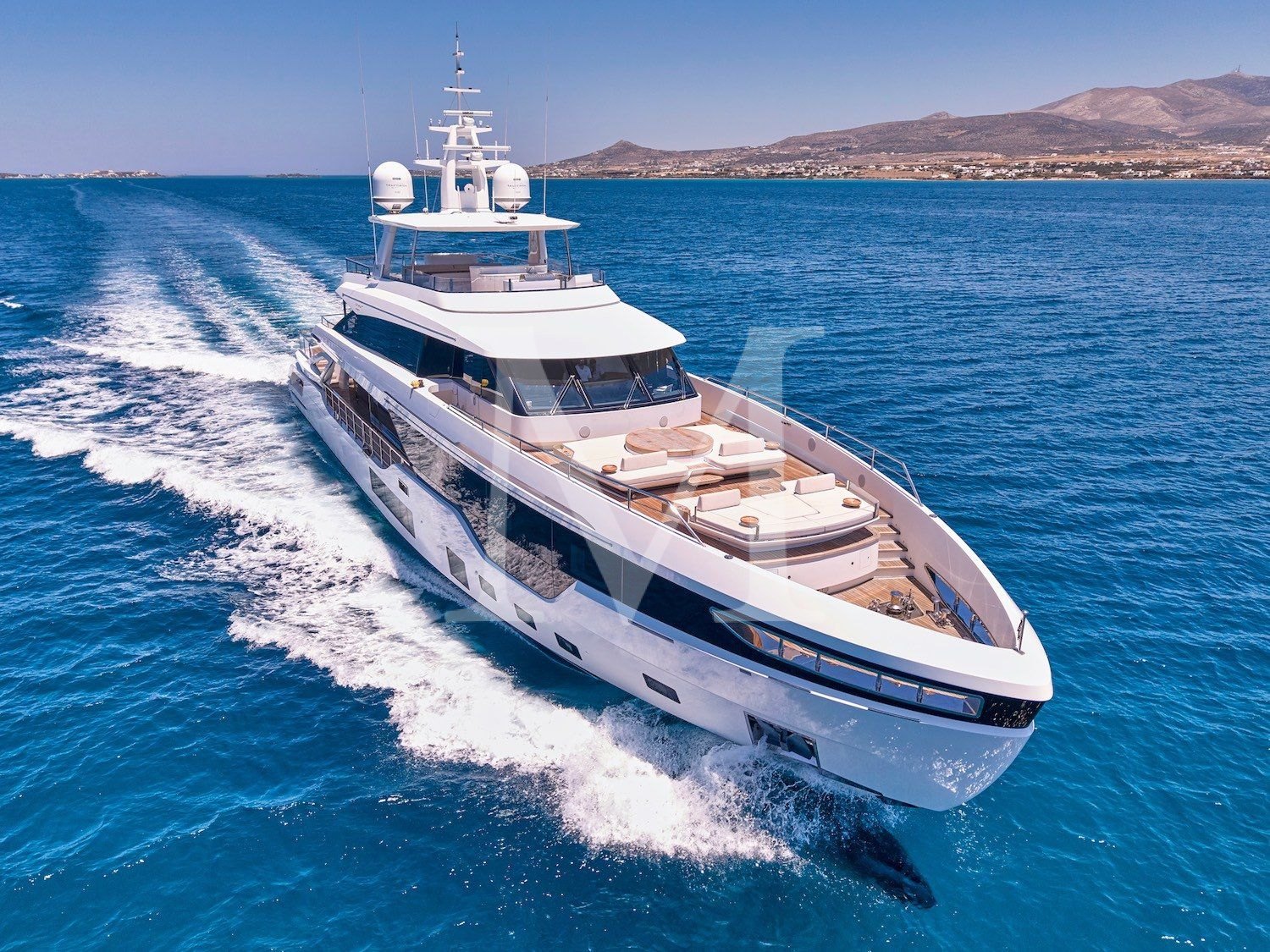 Volo_Mare_Azimut_charter_yacht