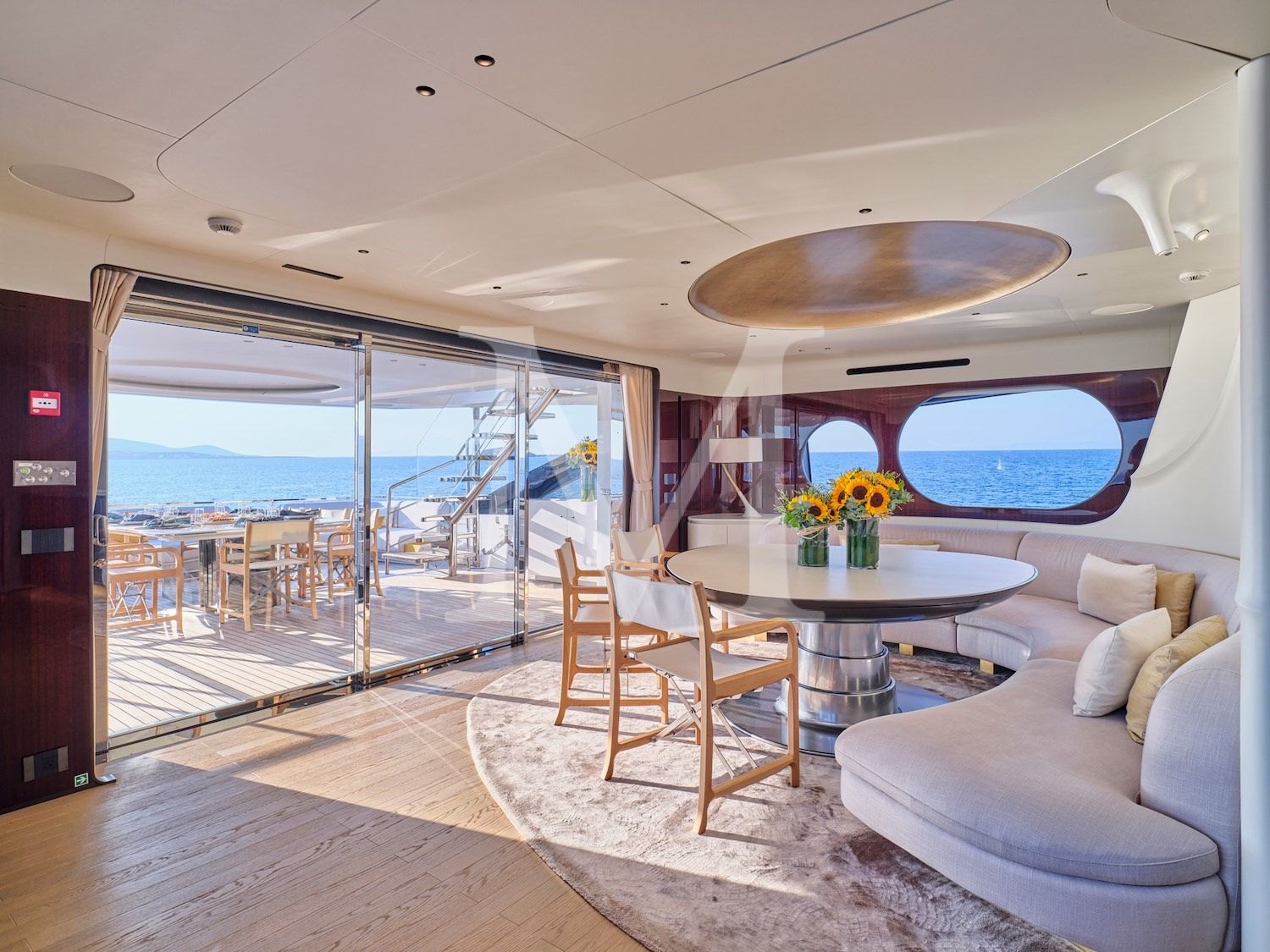 Volo_Mare_upper_salon_