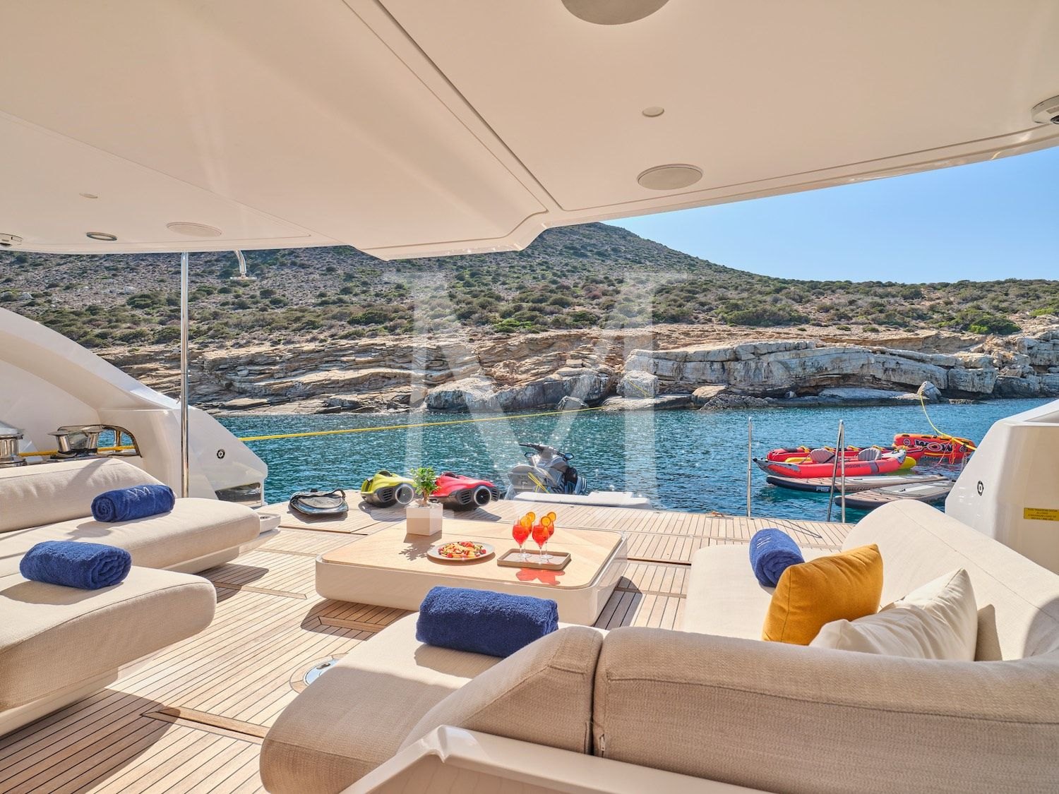 Volo_Mare_beach_club_deck