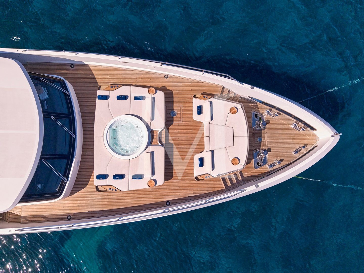 Volo_Mare_aerial_Jacuzzi