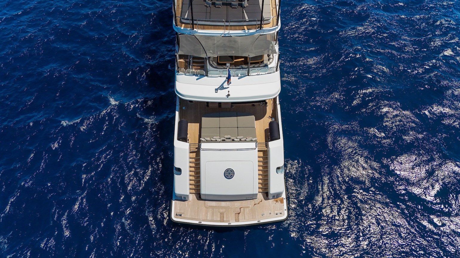 MAGNA_GRECIA_yacht_beach_club