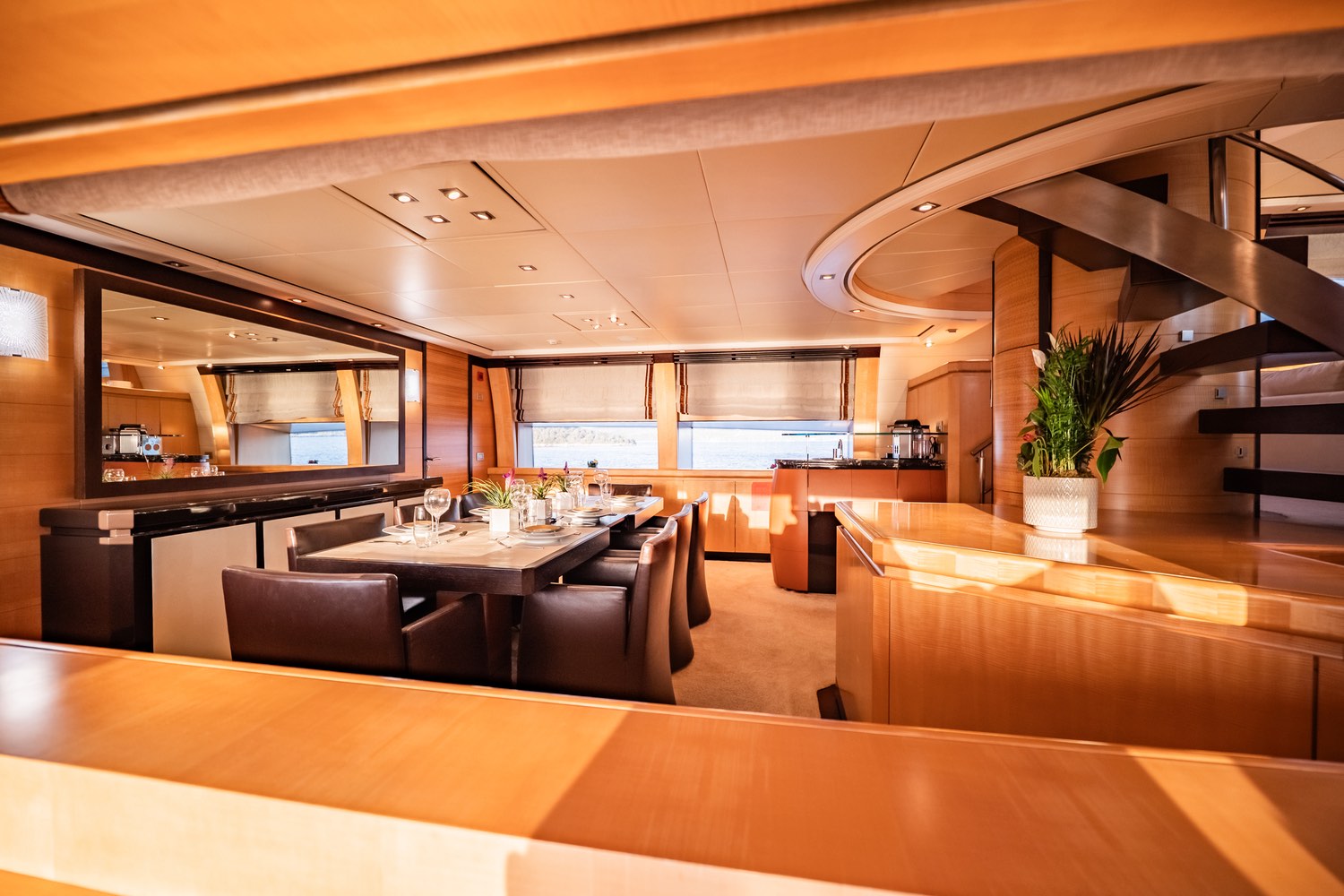 LIBERDADE_ISA_yacht_interior_overview