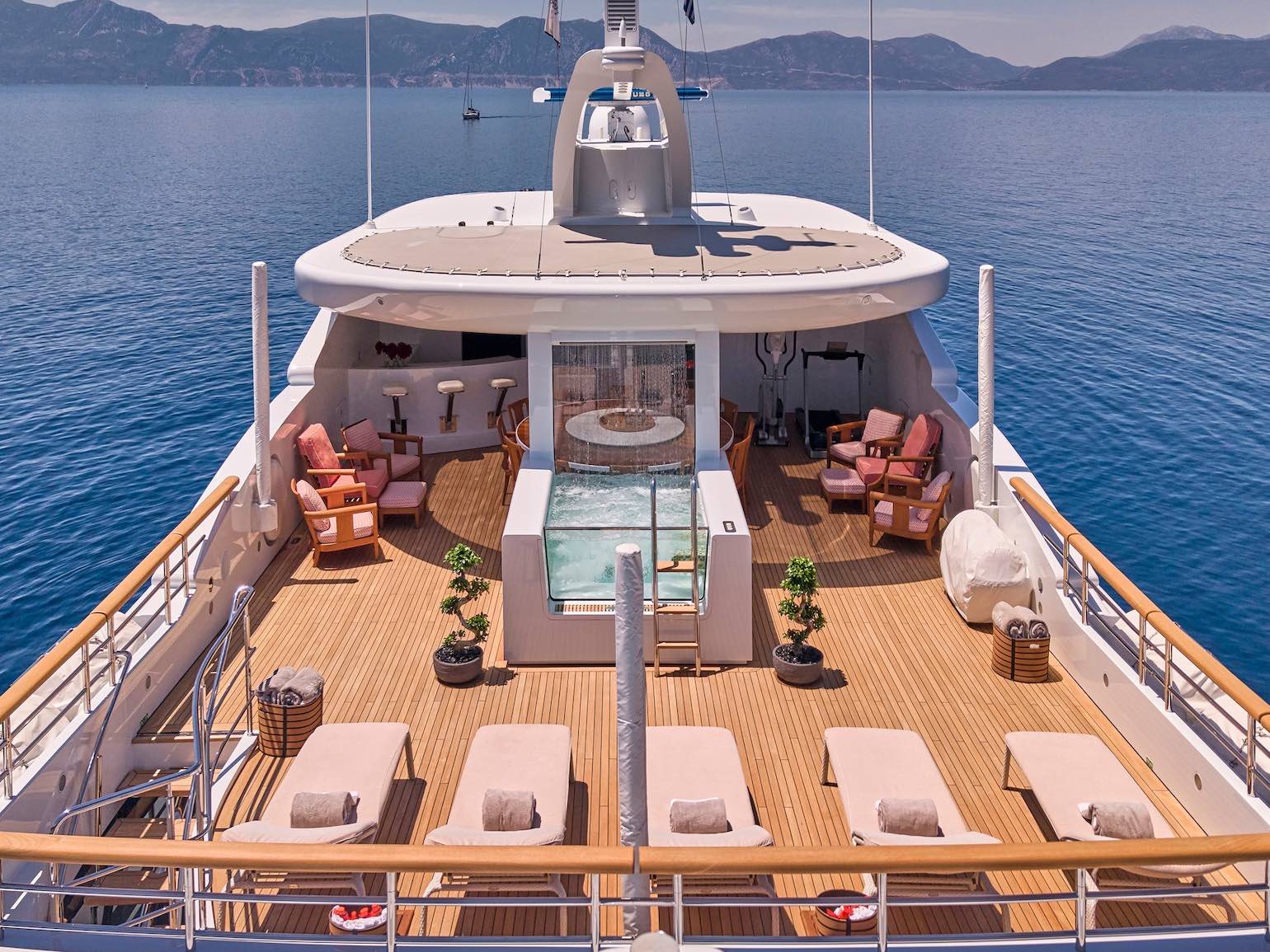 yacht_SEAKID_II_charter_greece_sundeck