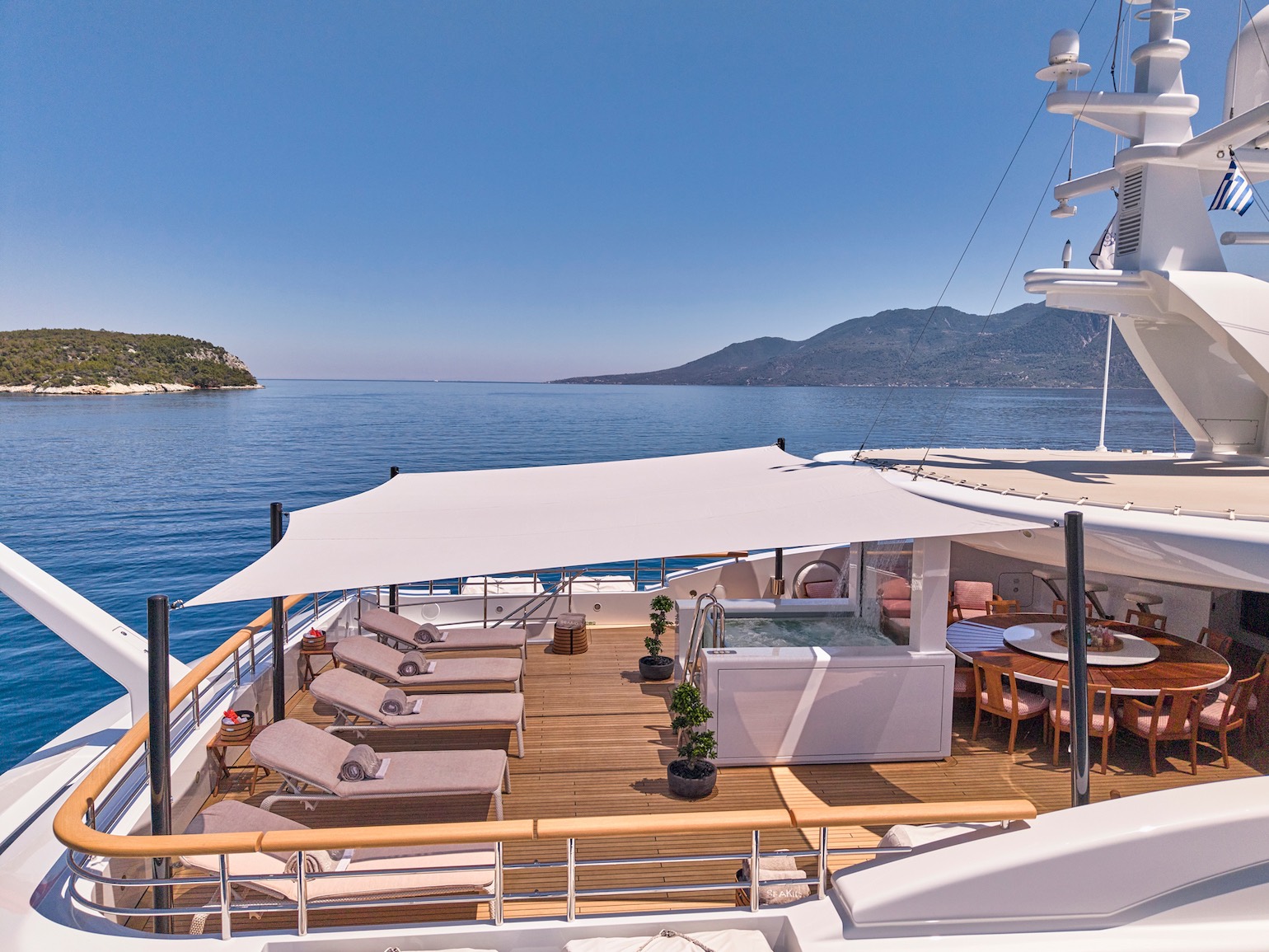 yacht_SEAKID_II_charter_greece_sundeck_shaded