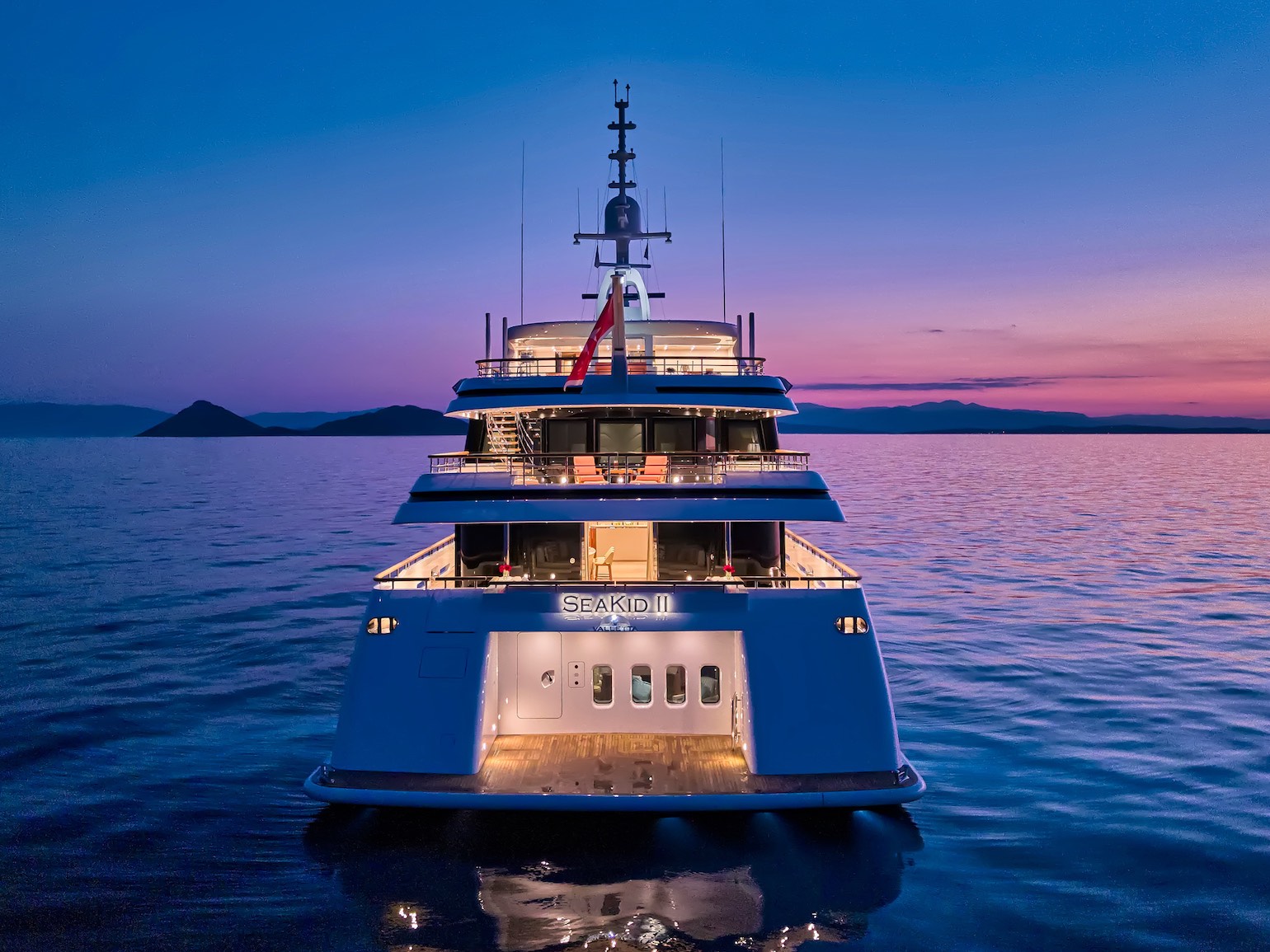 Benetti_yacht_SEAKID_II_Charter_nigh_shoot