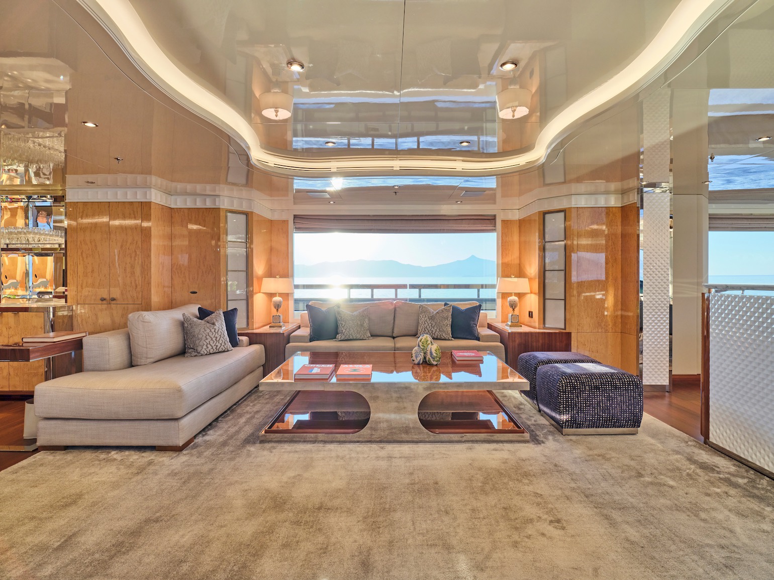 yacht_SEAKID_II_charter_greece_salon_day