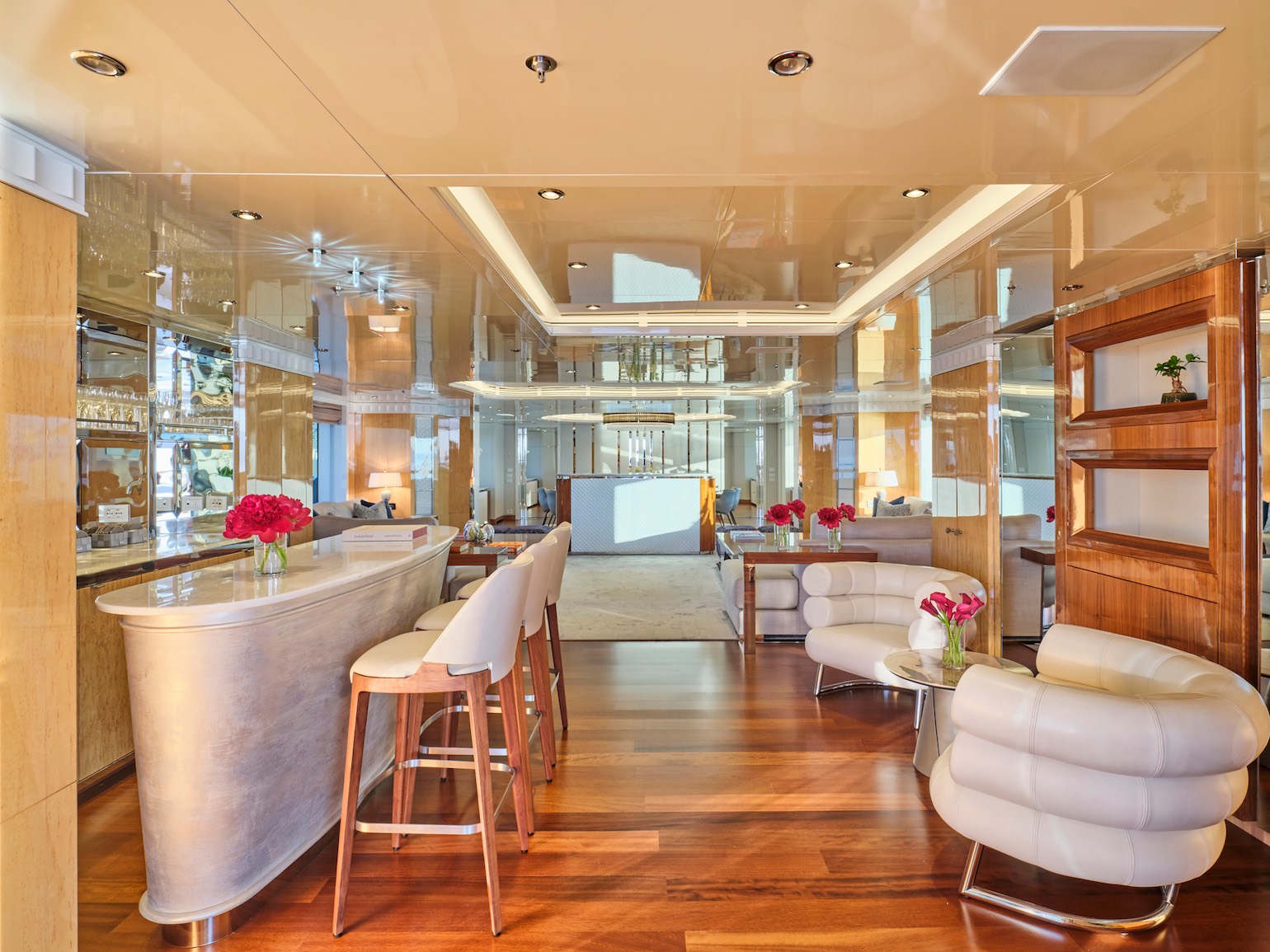 yacht_SEAKID_II_greece_salon_day_bar