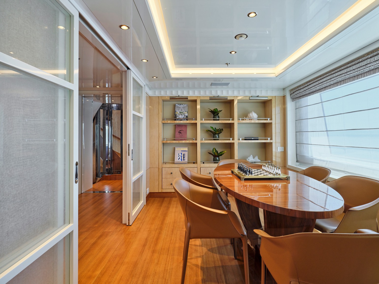 yacht_SEAKID_II_Owner_suite_office