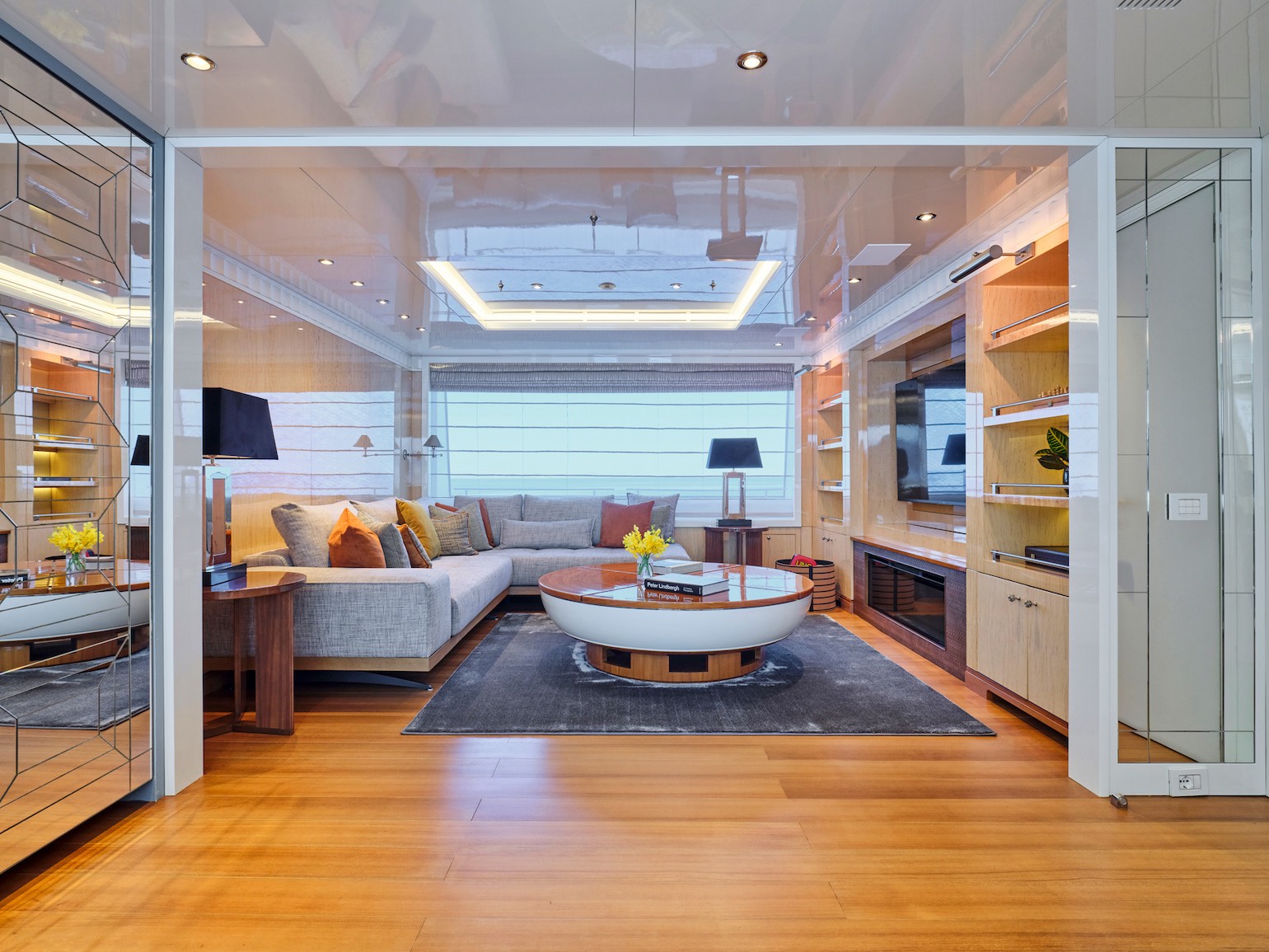 yacht_SEAKID_II_Owner_suite_salon