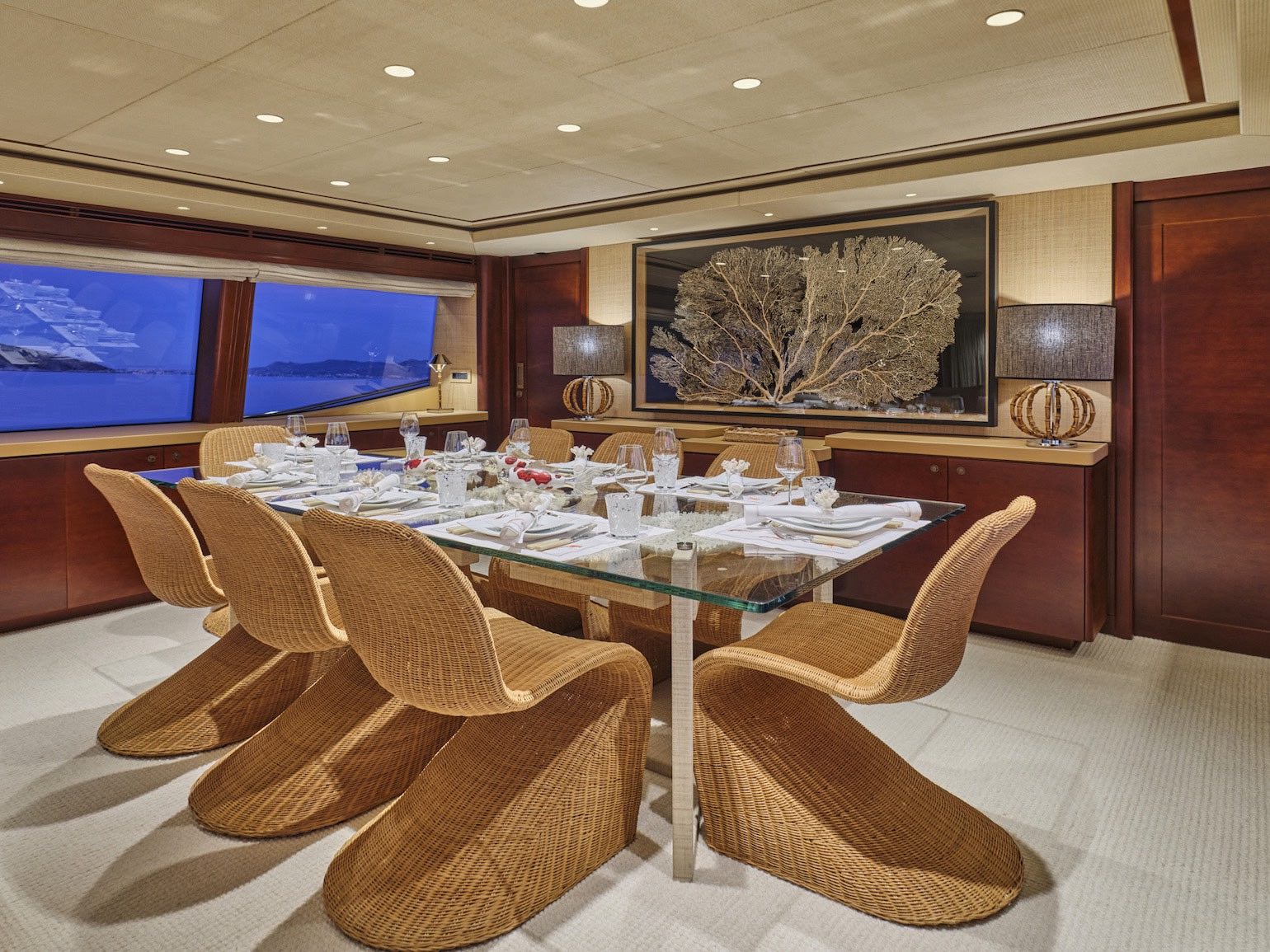 Malen_yacht_salon_dining