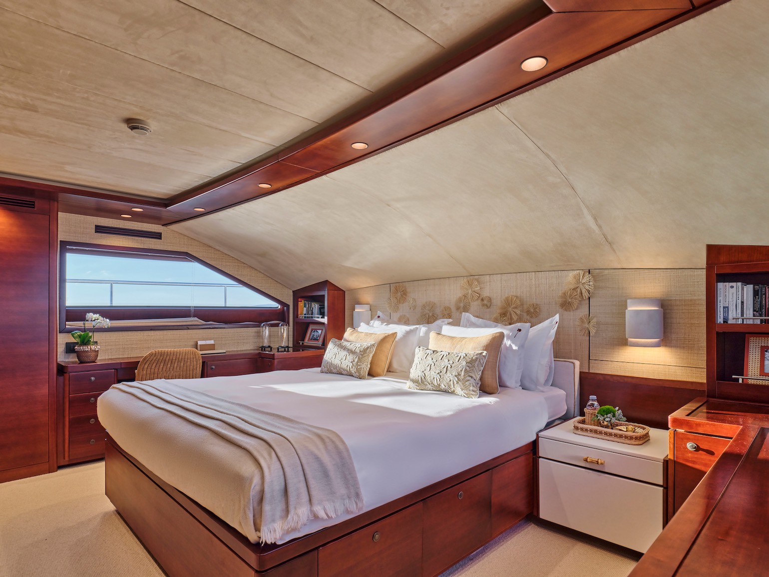 Malen_yacht_Master_main