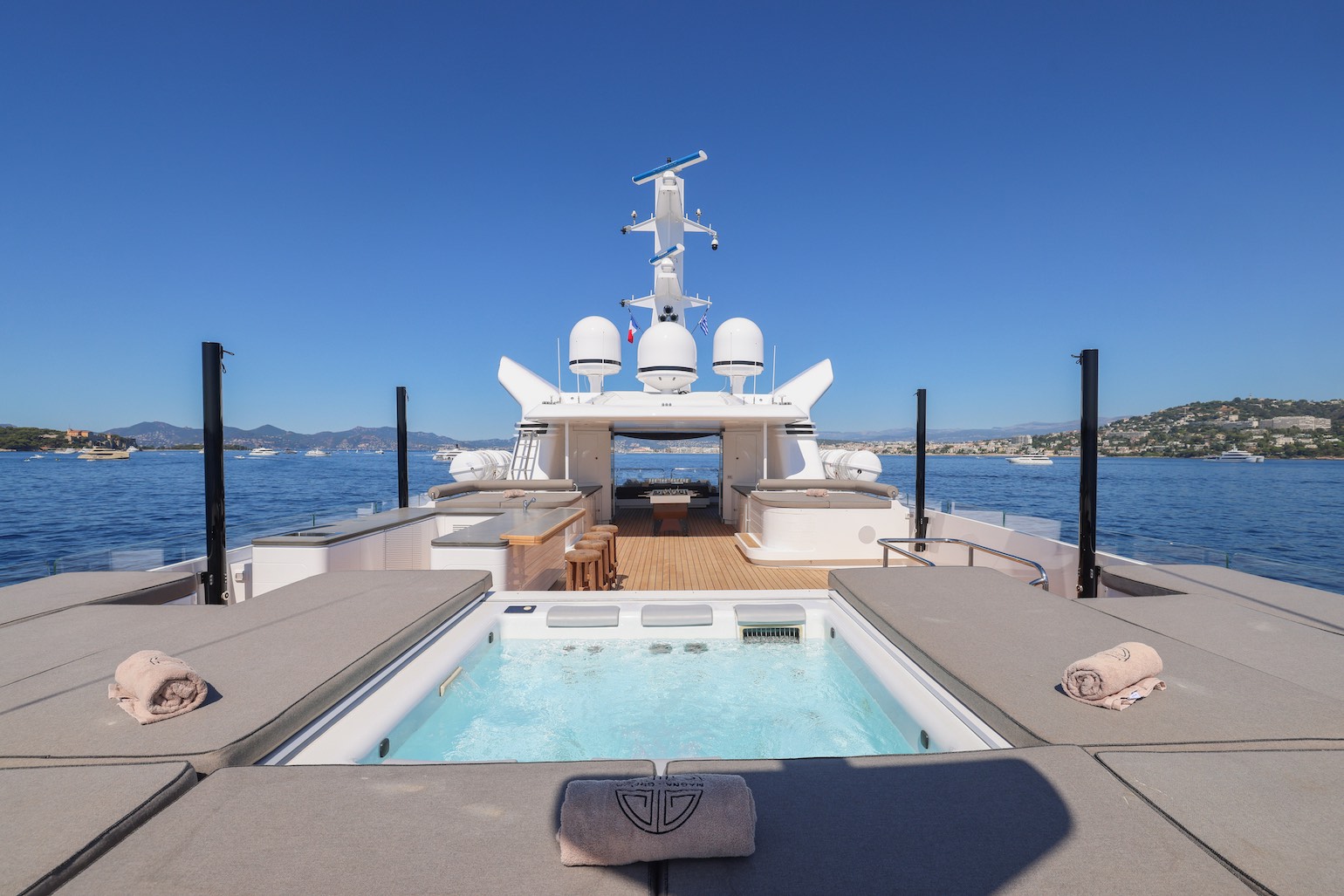 MAGNA_GRECIA_yacht_charter_pool2