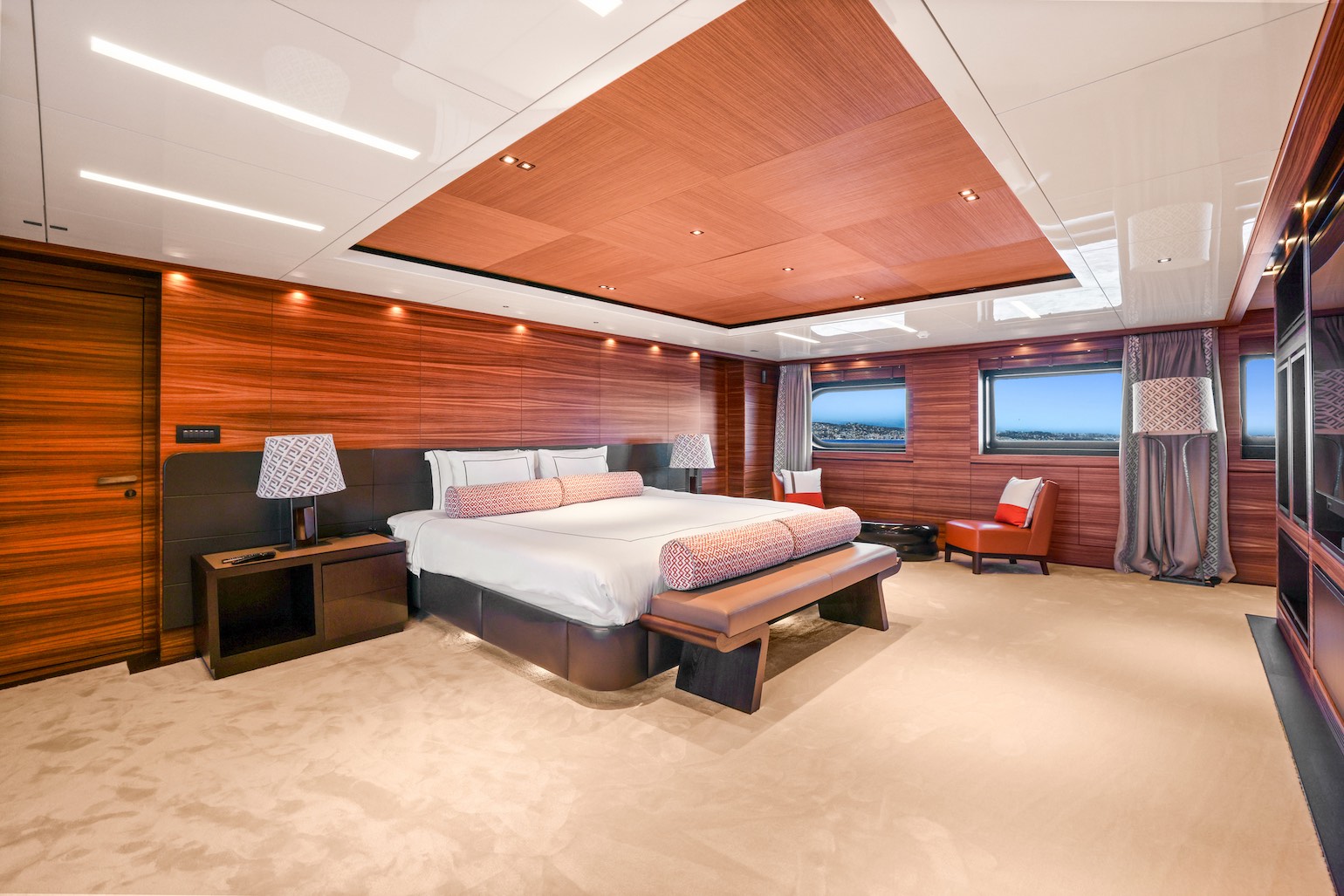 MAGNA_GRECIA_yacht_Master_suite