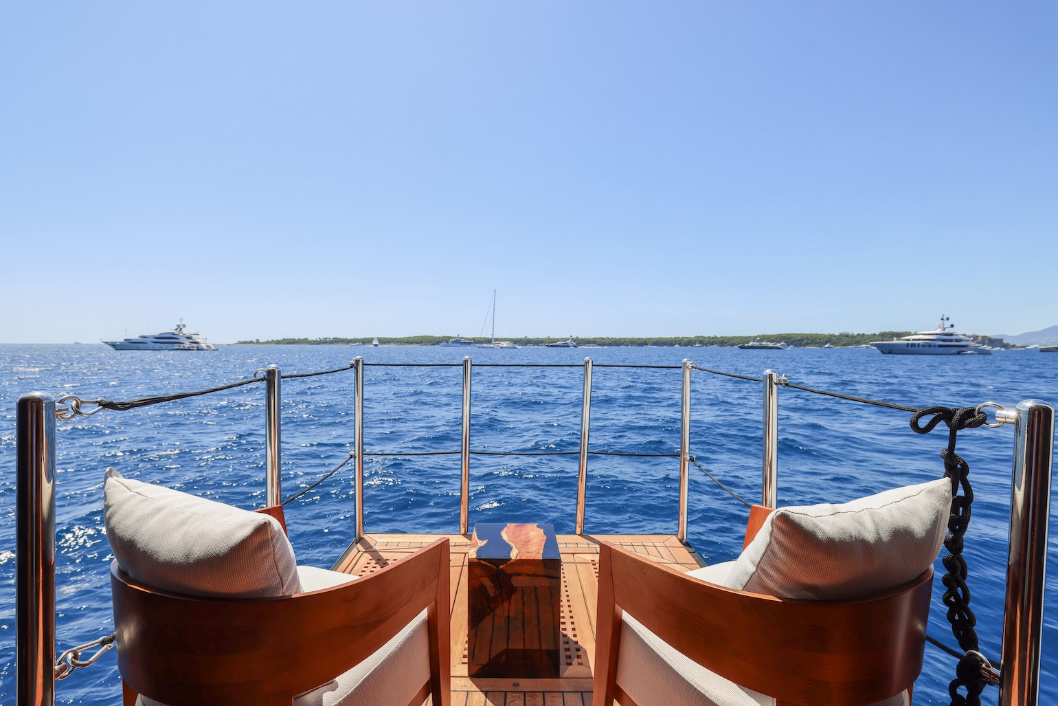 MAGNA_GRECIA_yacht_adventure_awaits