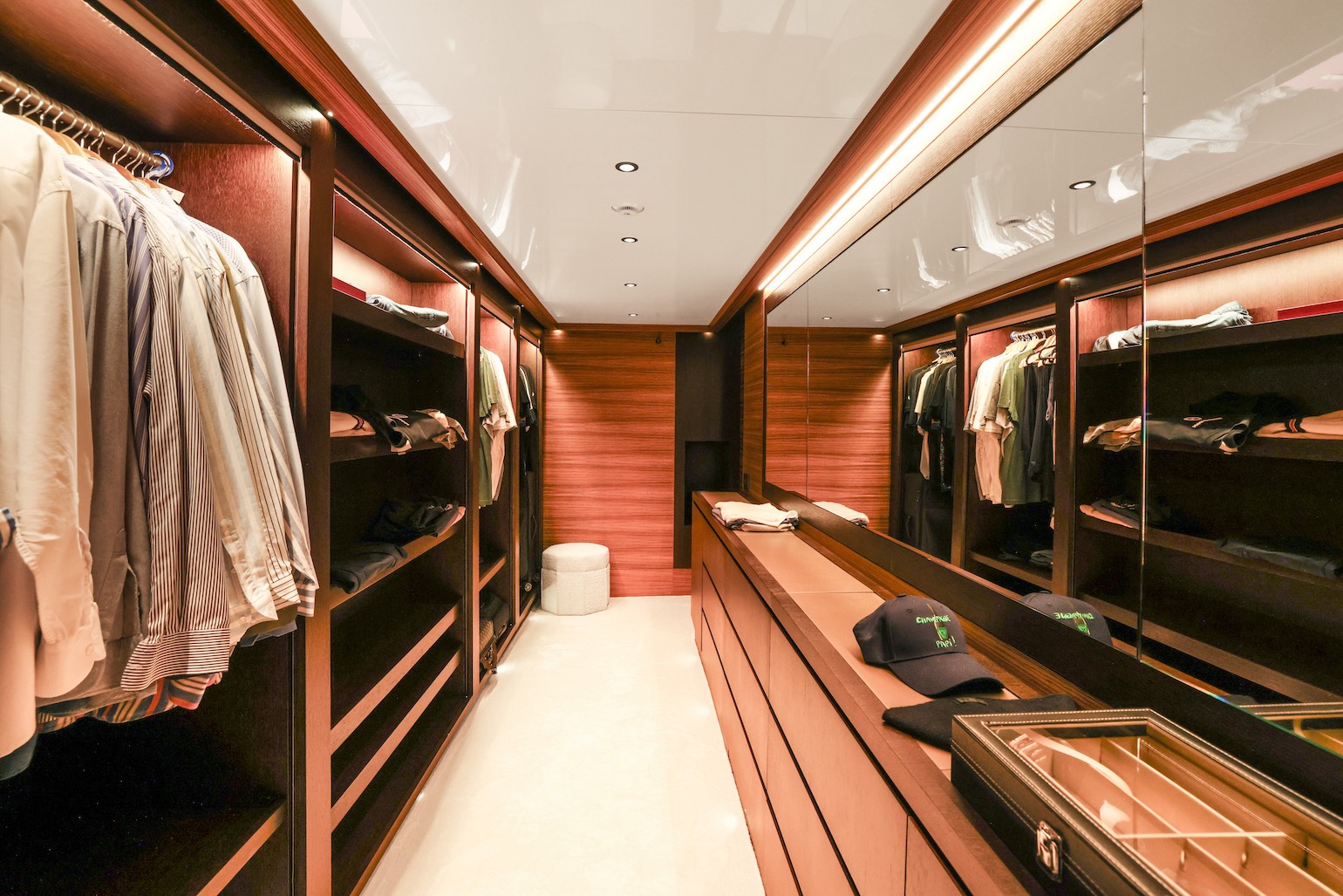 MAGNA_GRECIA_yacht_Master_suite_wardrobe