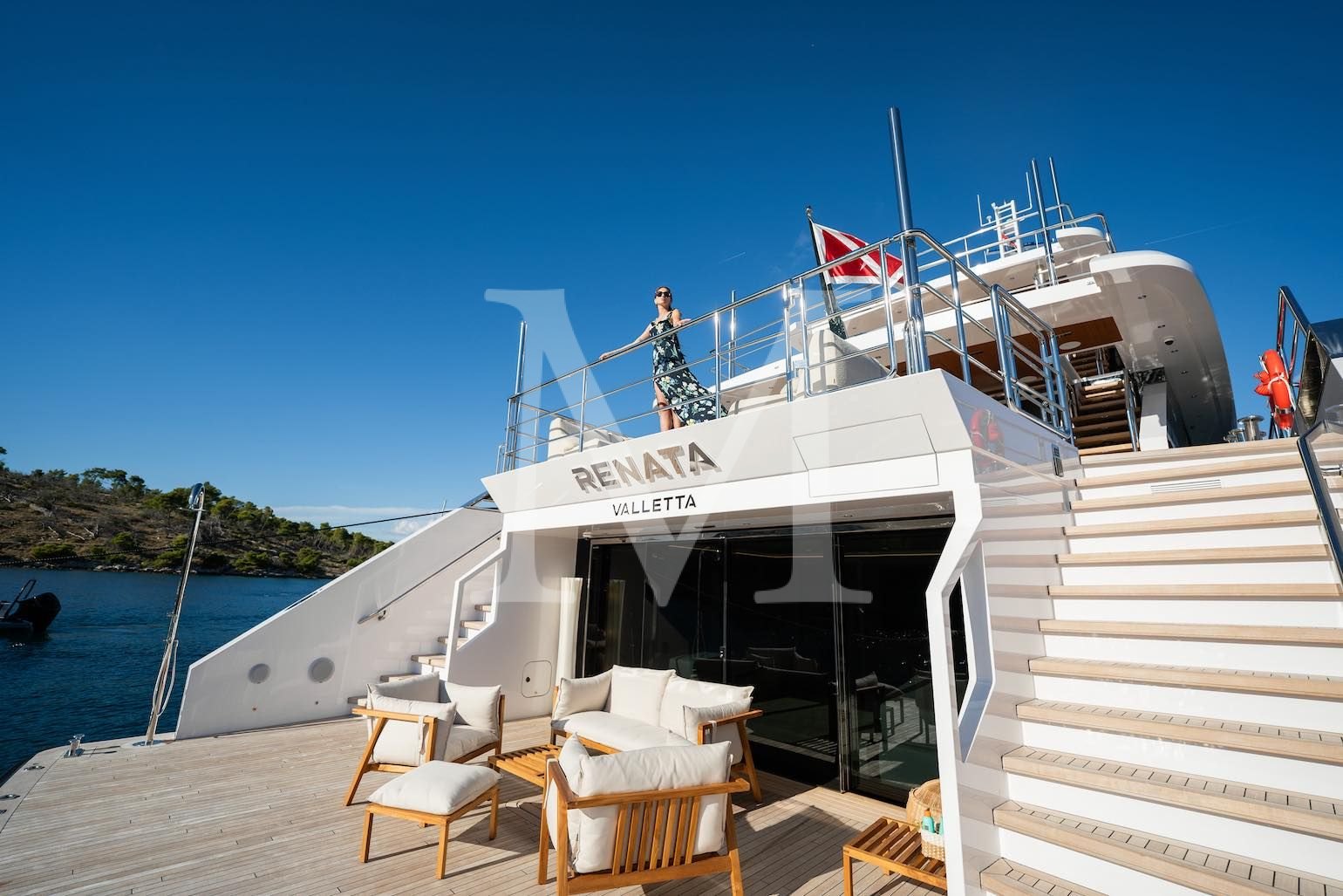 renata_yacht_platform