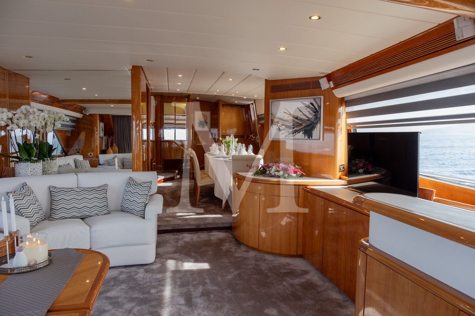 Atalanti_motor_yacht_salon_2
