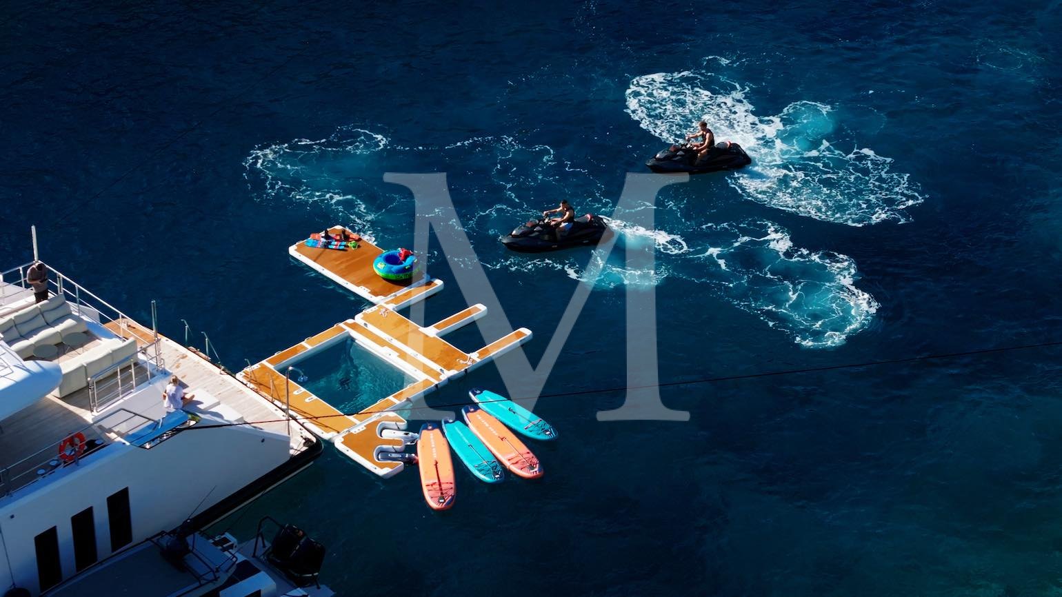 renata_yacht_BEACH_club