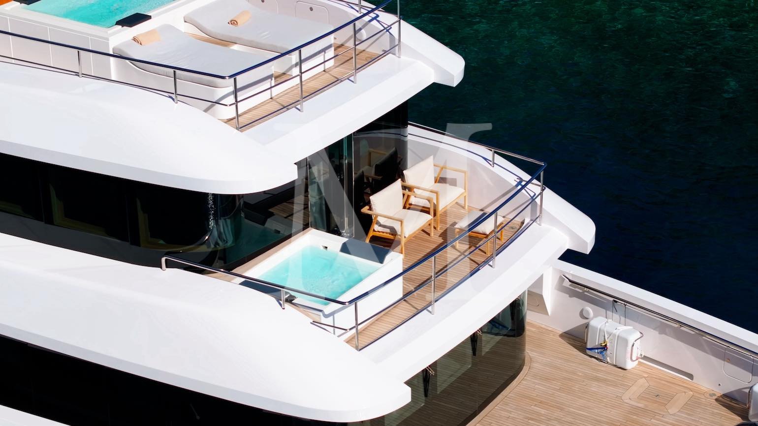 renata_yacht_master_deck
