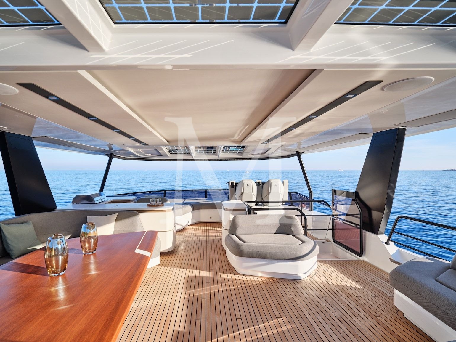 motor_catamaran_2026_Christal_charter_