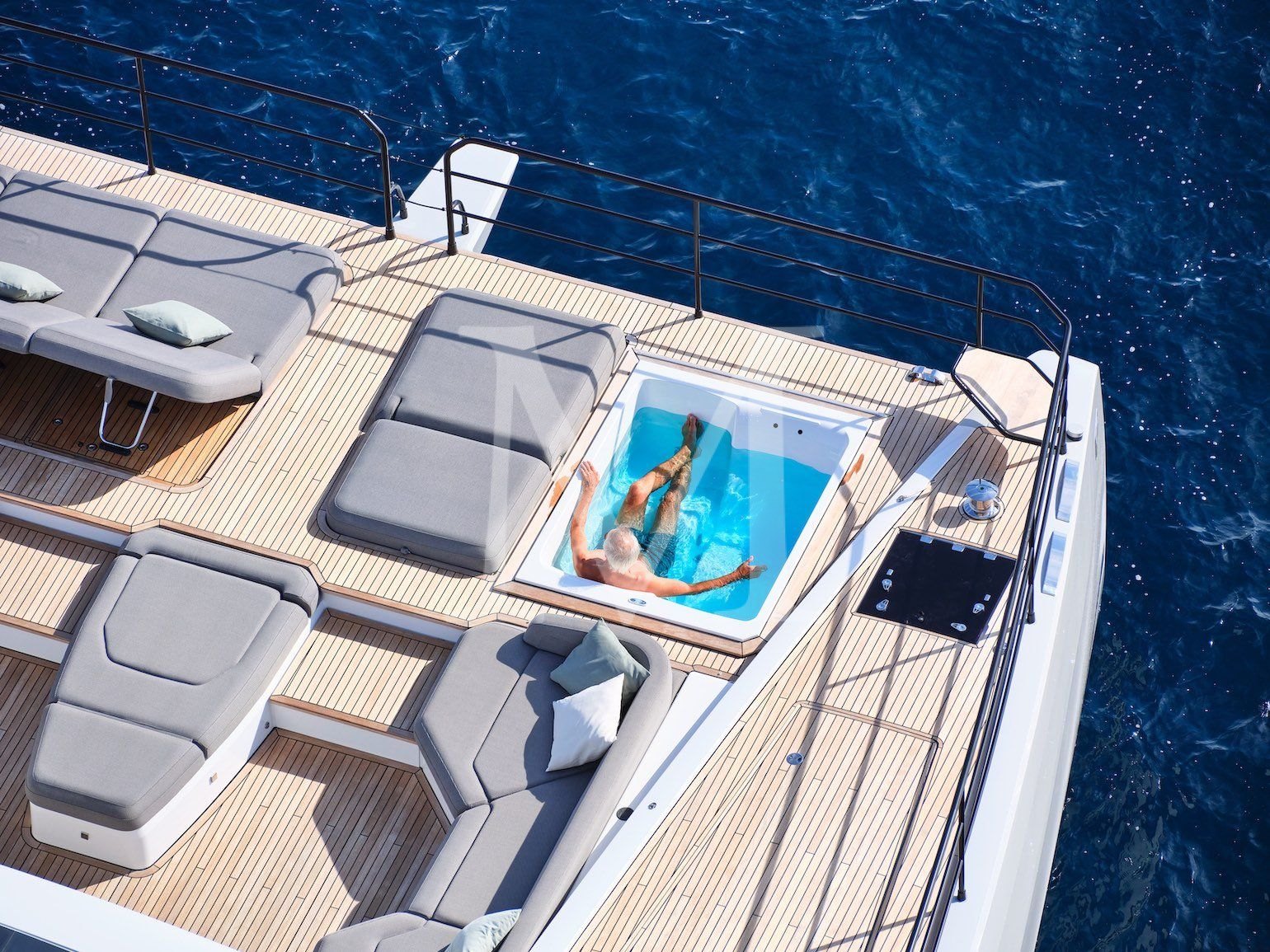 Alina_power_catamaran_charter