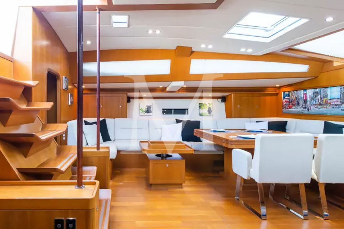 sailing_Huayra_charter_greece_salon2