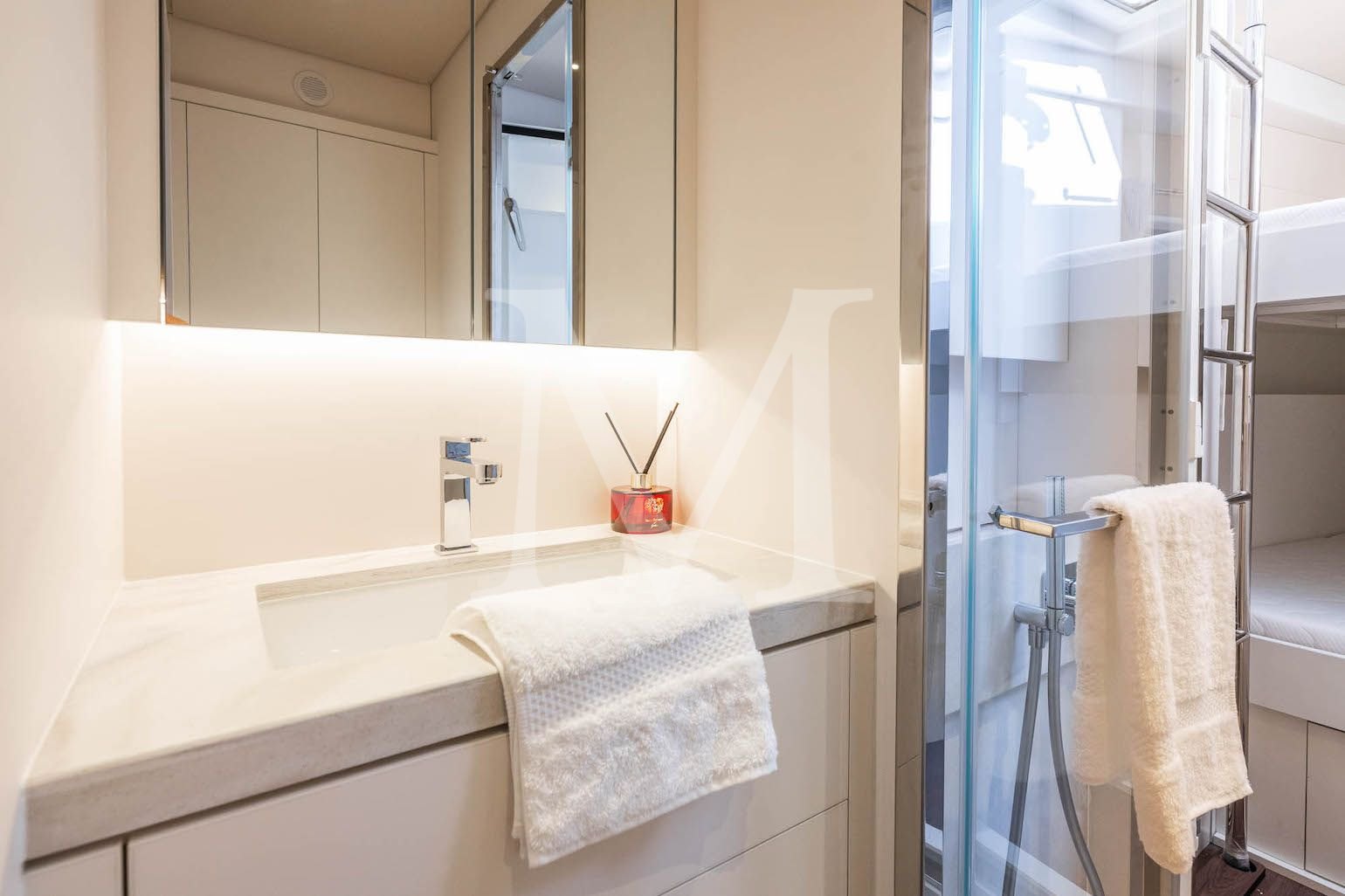 Imladris_charter_catamaran_Twin_ensuite