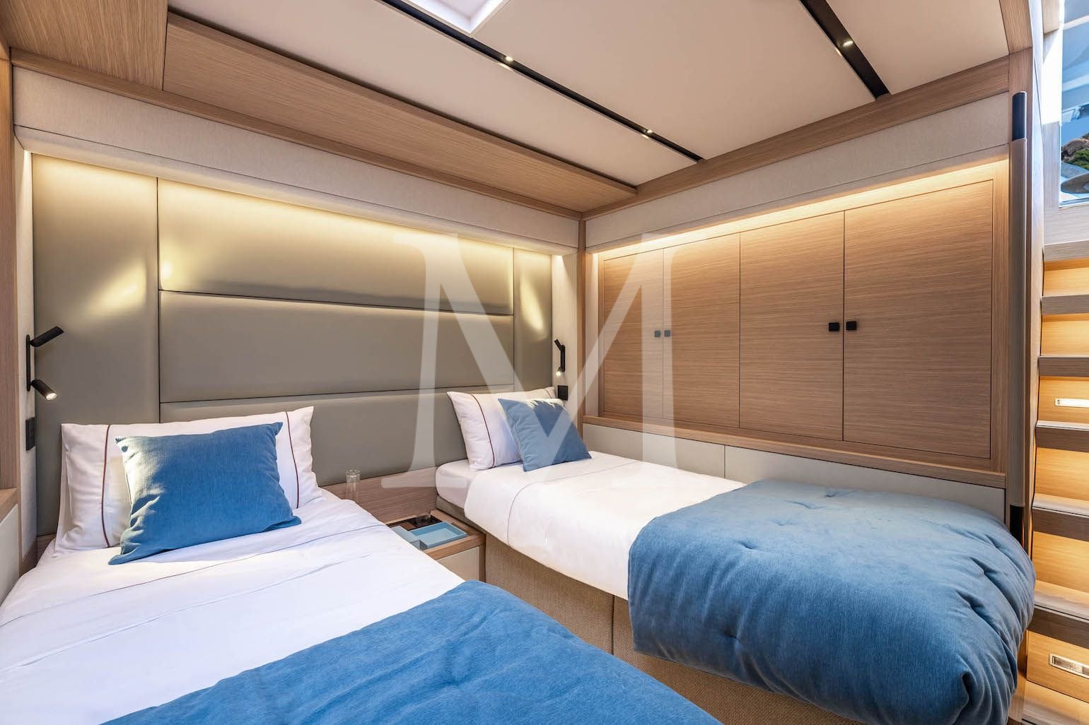 Imladris_charter_catamaran_Twin