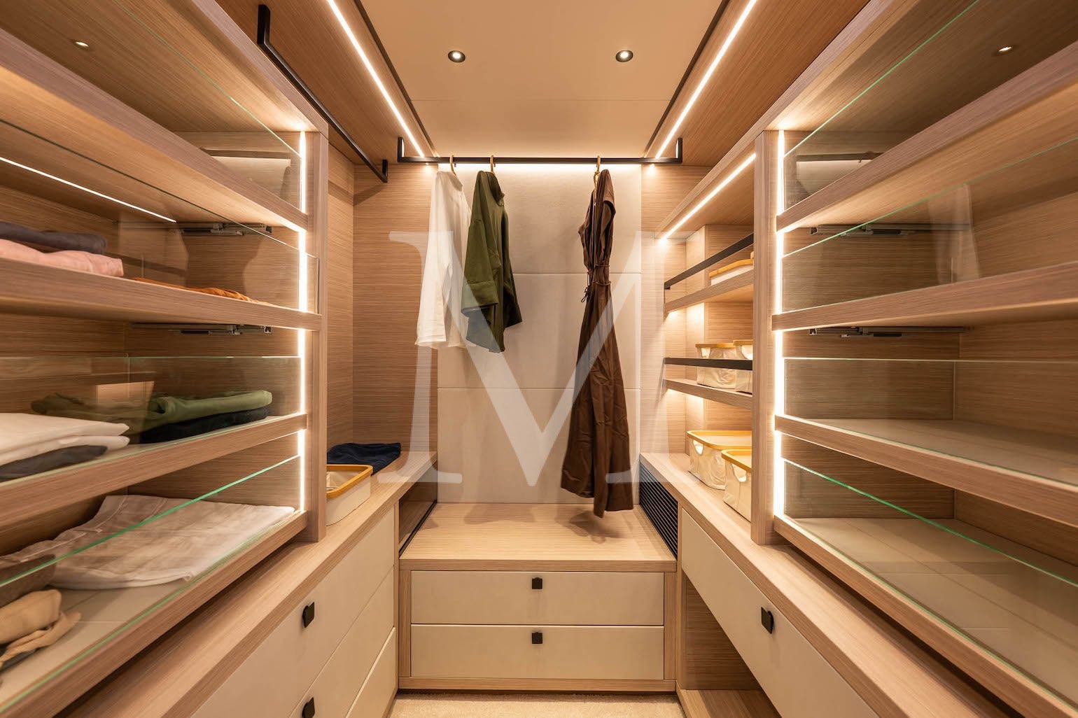 Imladris_charter_catamaran_master_walkin