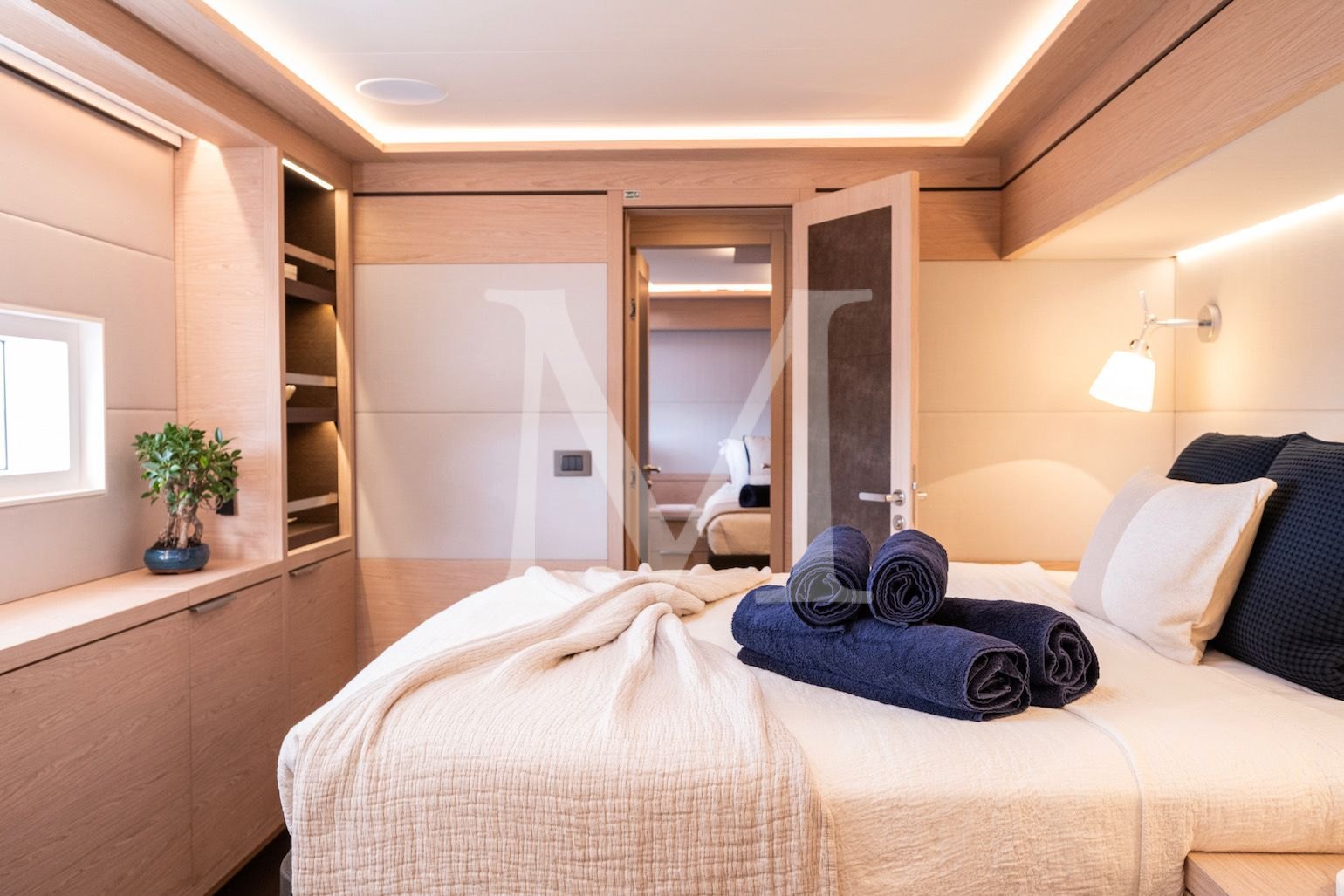 siete_mares_catamaran_luxury_charter_cabin