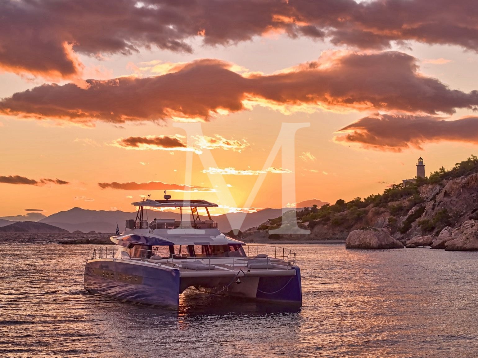 Motor_catamaran_Majesty_of_greece_charter