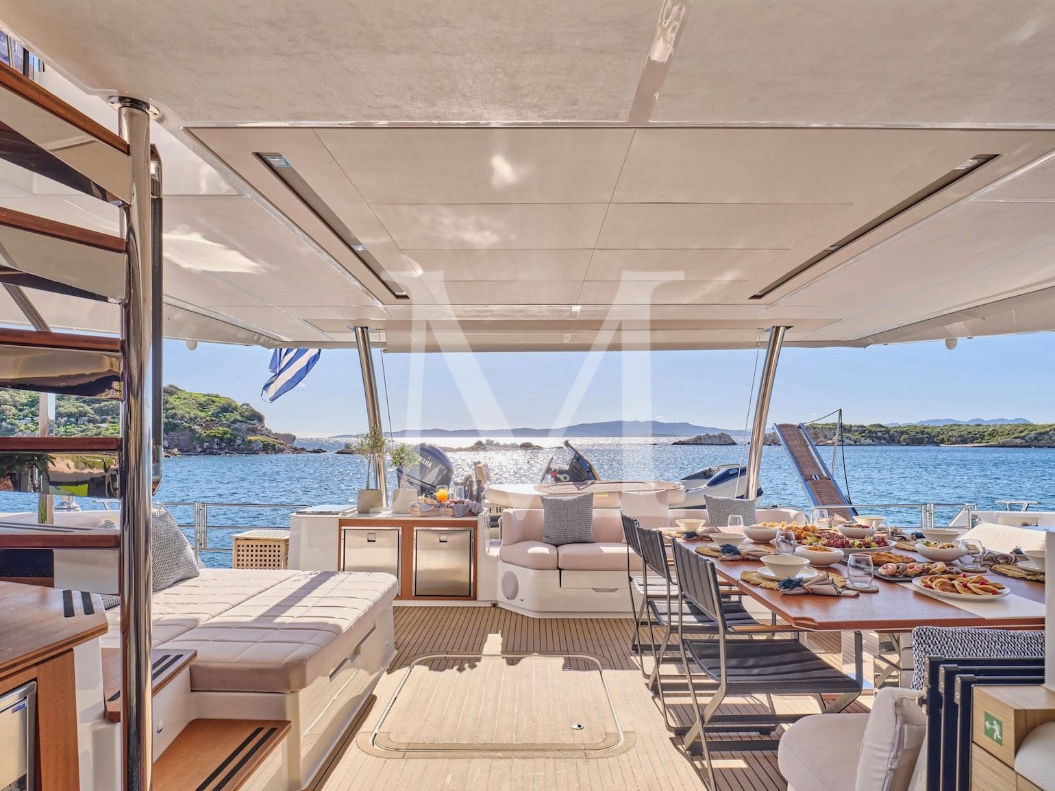 Majesty_of_greece_catamaran_Luxury_yacht_charter_fly_deck2