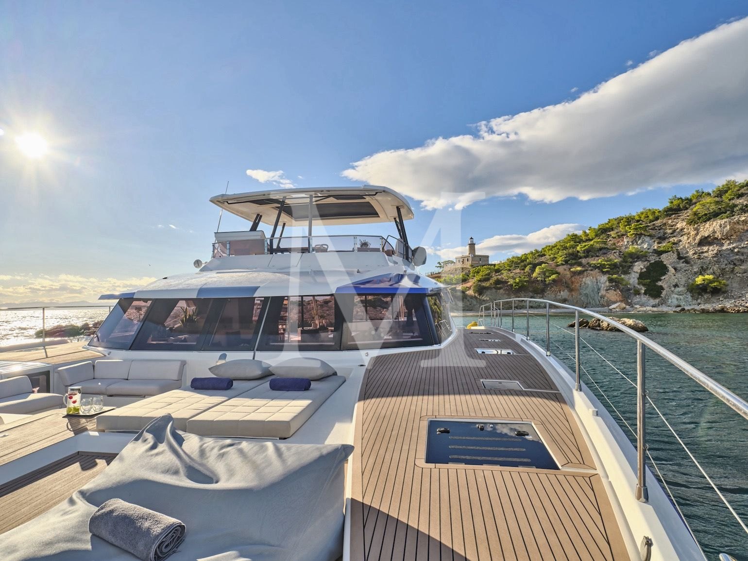 Majesty_of_greece_catamaran_Luxury_charter_bow