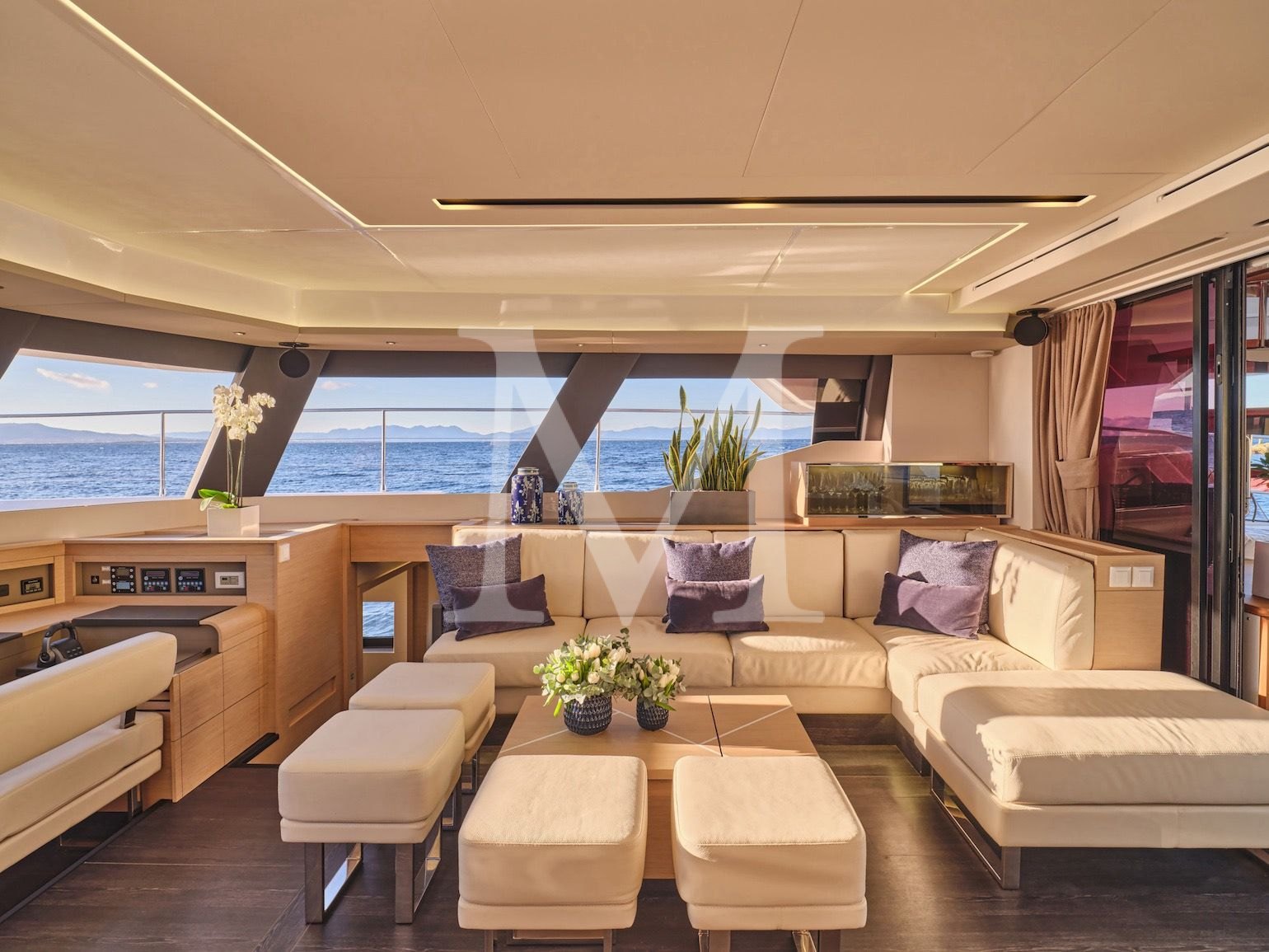 Majesty_of_greece_catamaran_salon3