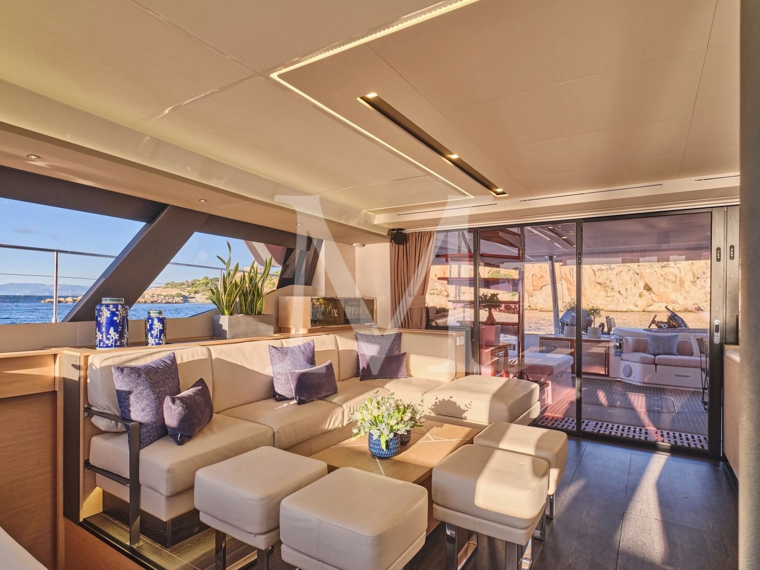 Majesty_of_greece_catamaran_salon2