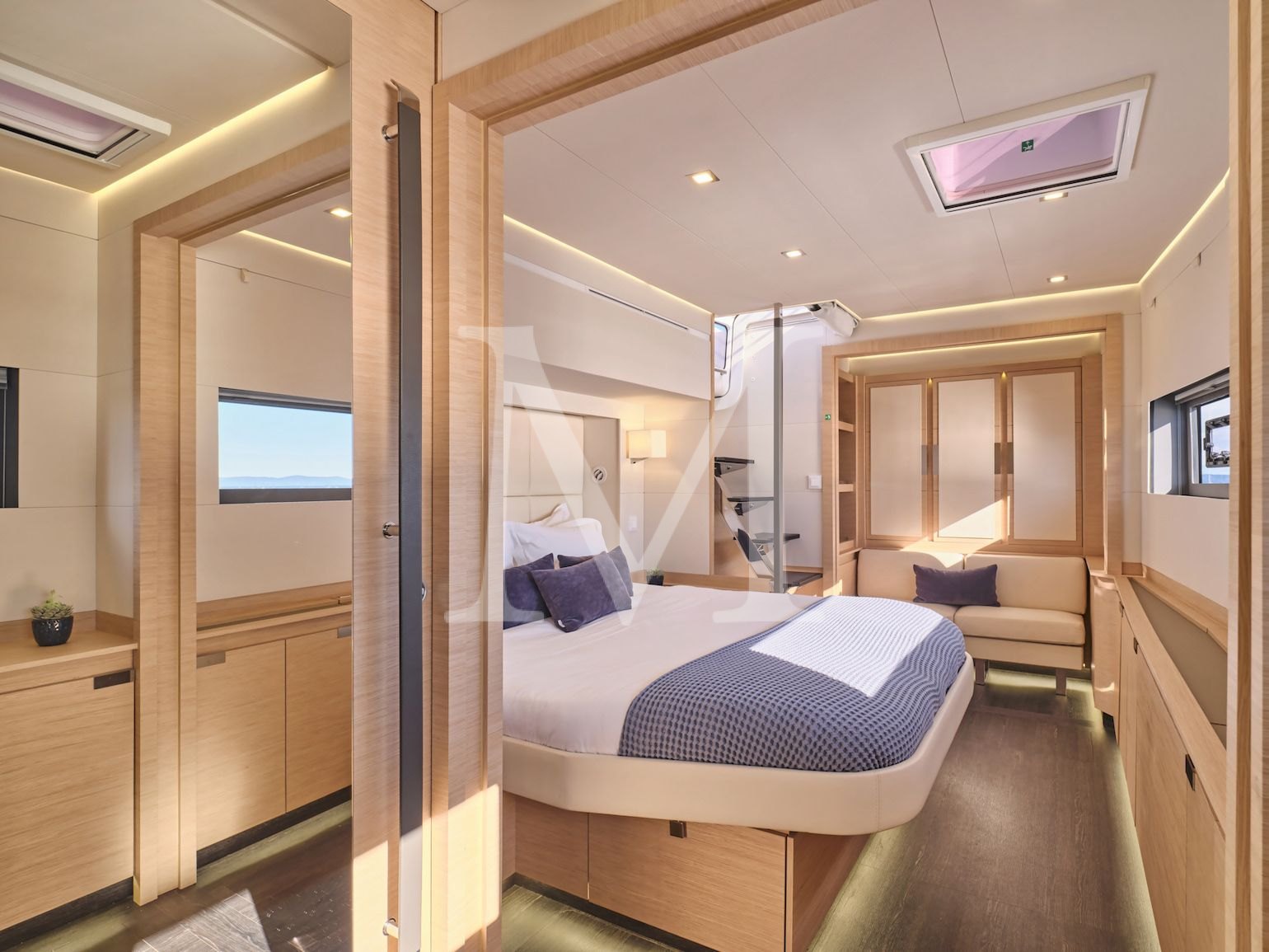 Majesty_of_greece_catamaran_master_cabin