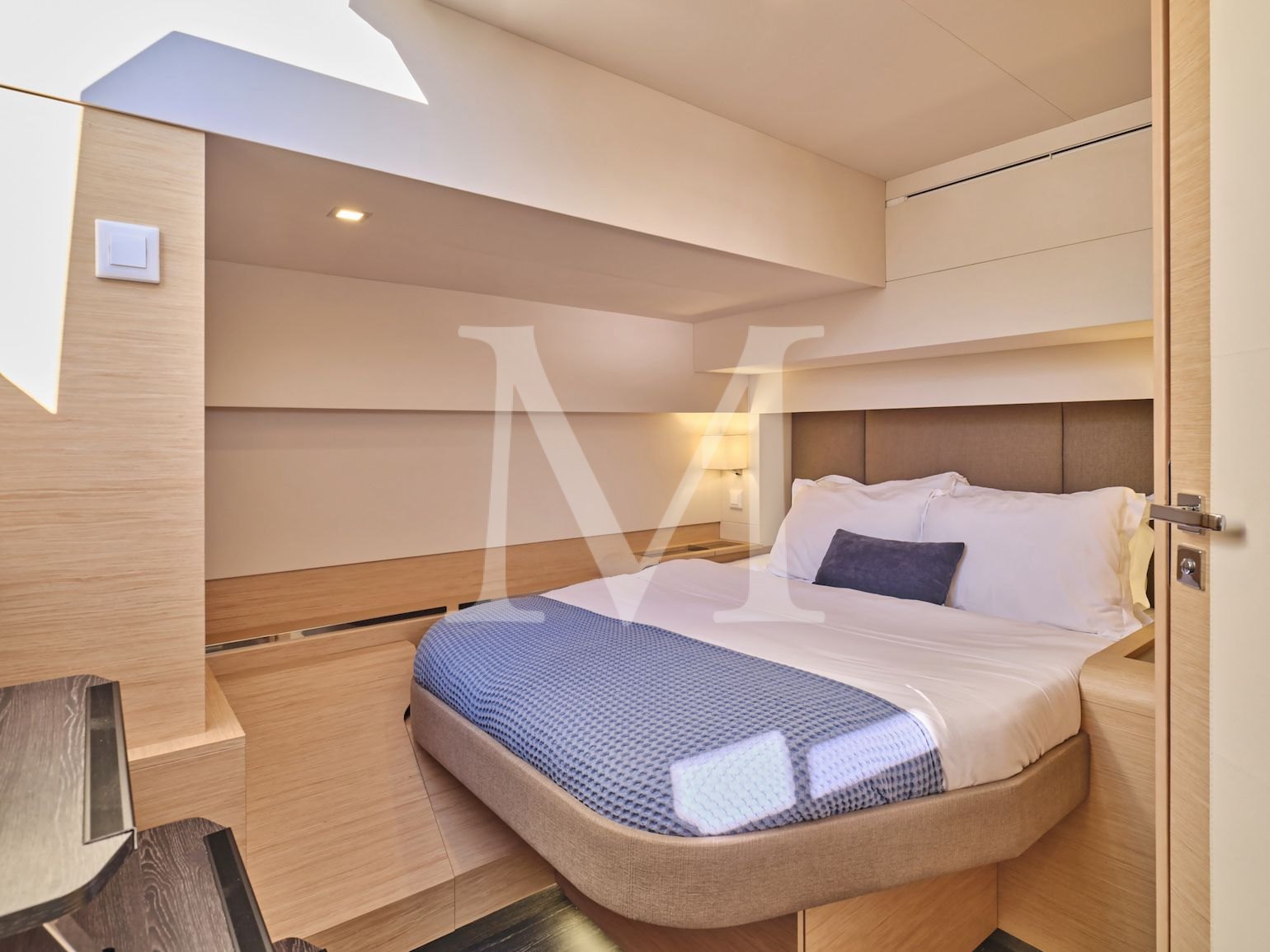 Majesty_of_greece_catamaran_cabin2