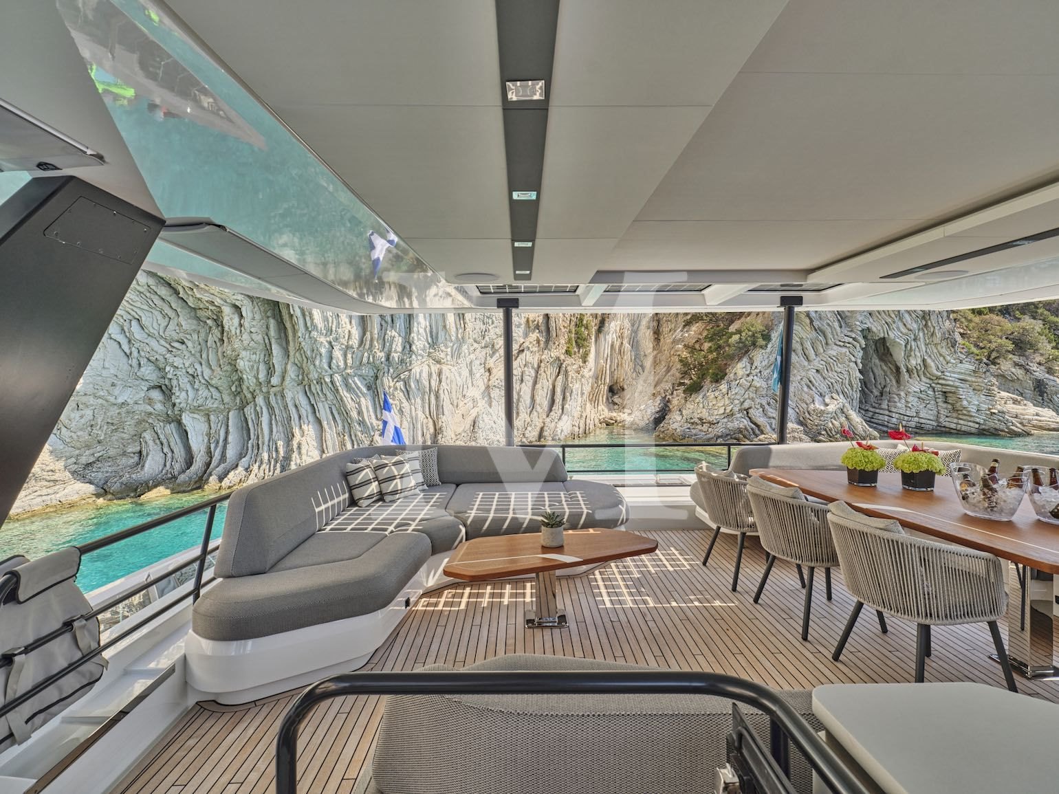 fly_Charter in greece New Christal MIO 80