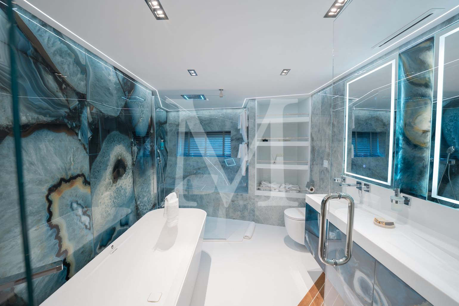 renata_yacht_VIP_bath