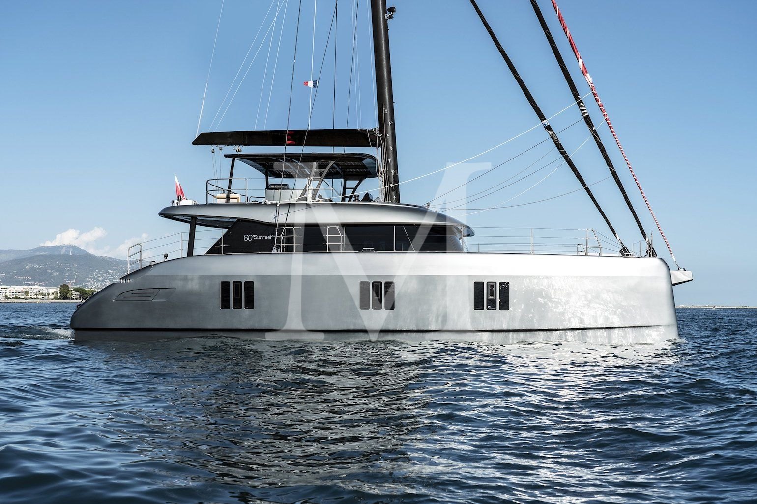 New_serenity_sunreef_cat