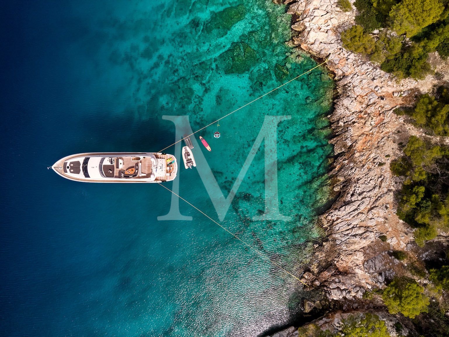 m_five_motor_Yacht_sunseeker_greece_charter_summer