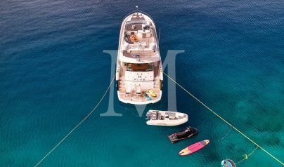 M_FIVE_yacht