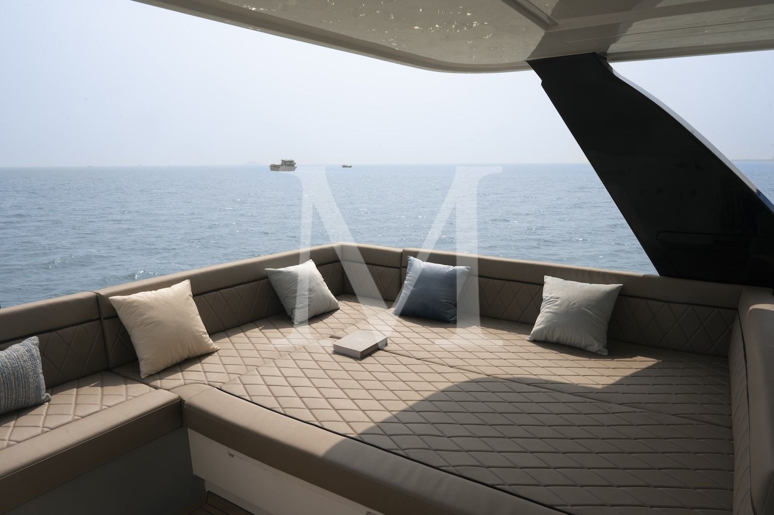Andare Oltre flybridge3