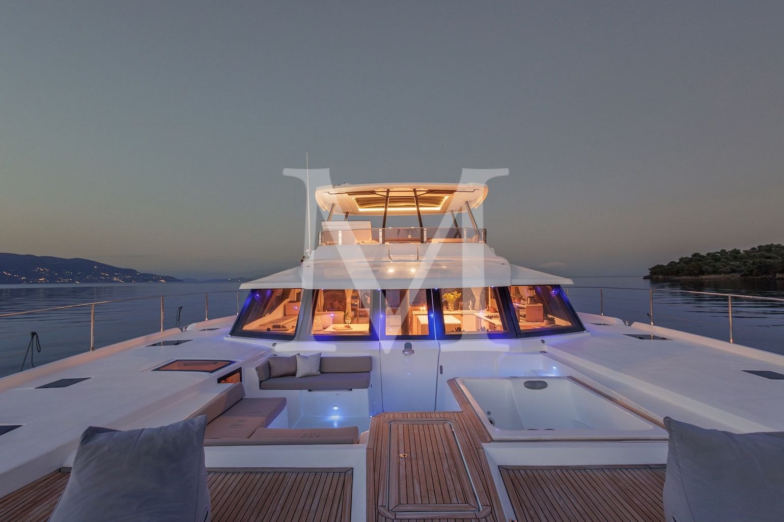 Ariva_power_cat_charter_yacht_overview_night