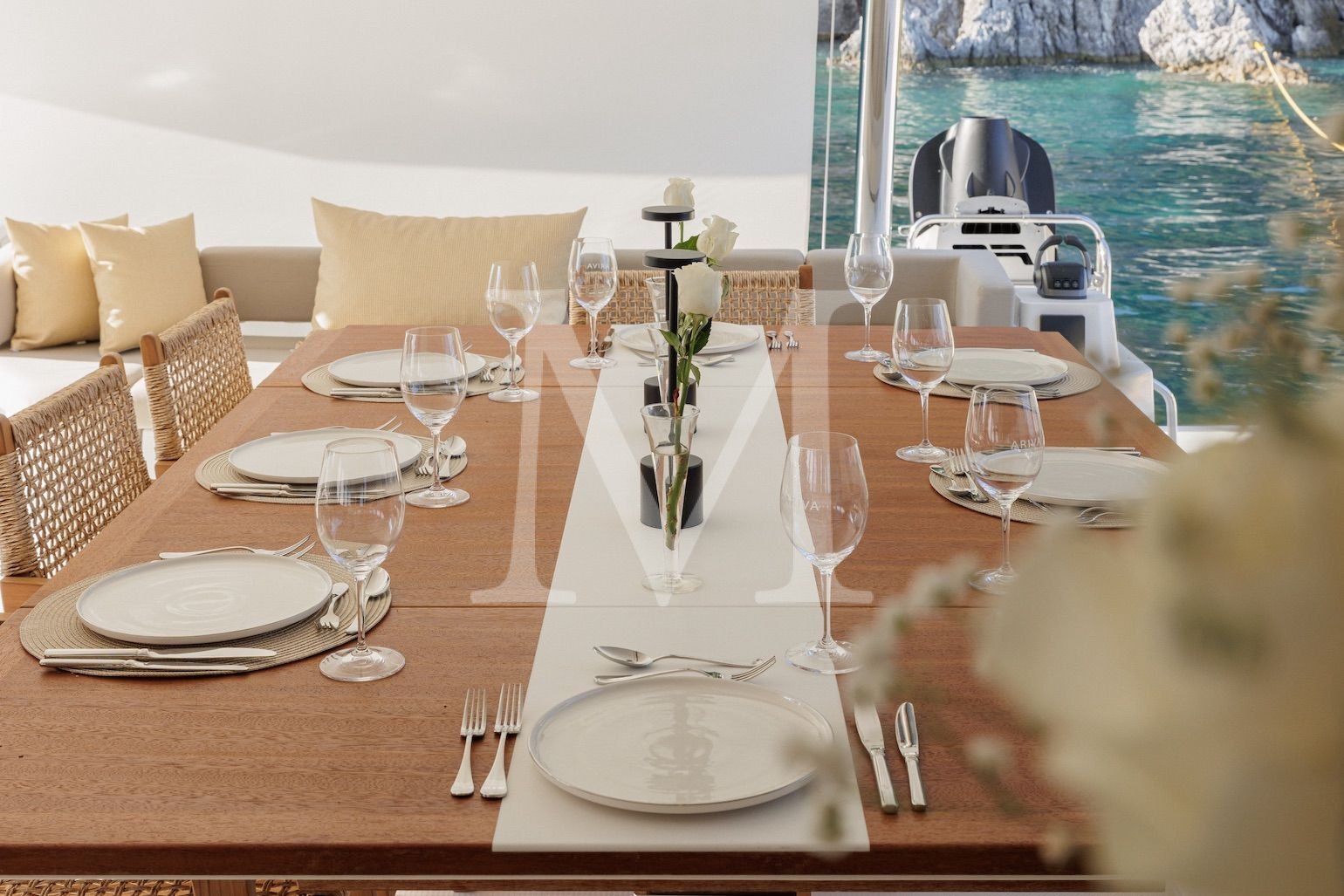 Ariva_motor_catamaran_aft_table_set