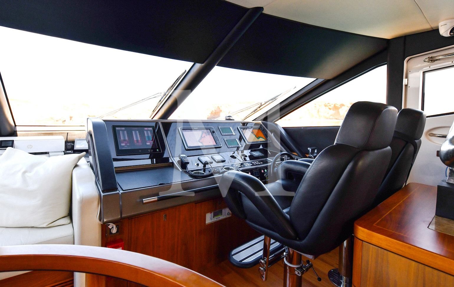 Sunseeker_Grace_XI_bridge