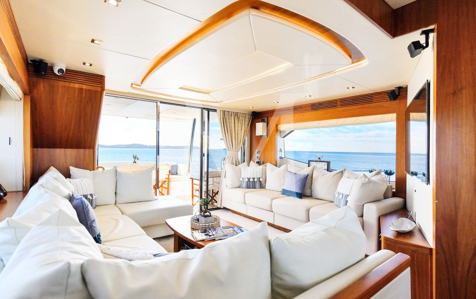 Sunseeker_Grace_XI_salon