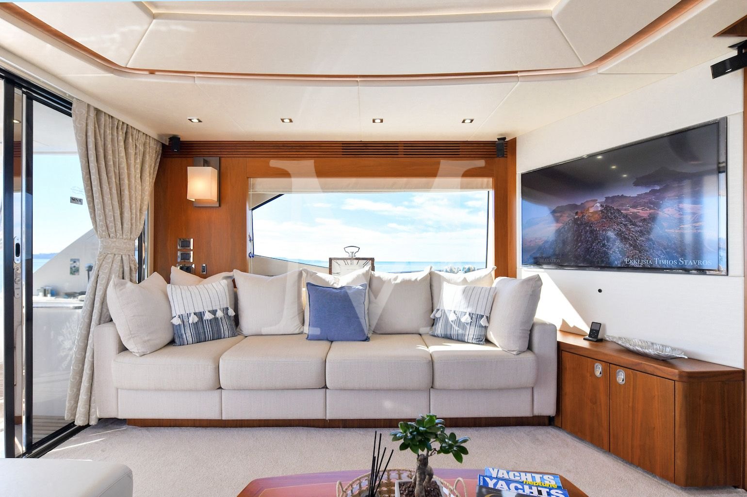 Sunseeker_Grace_XI_salon2